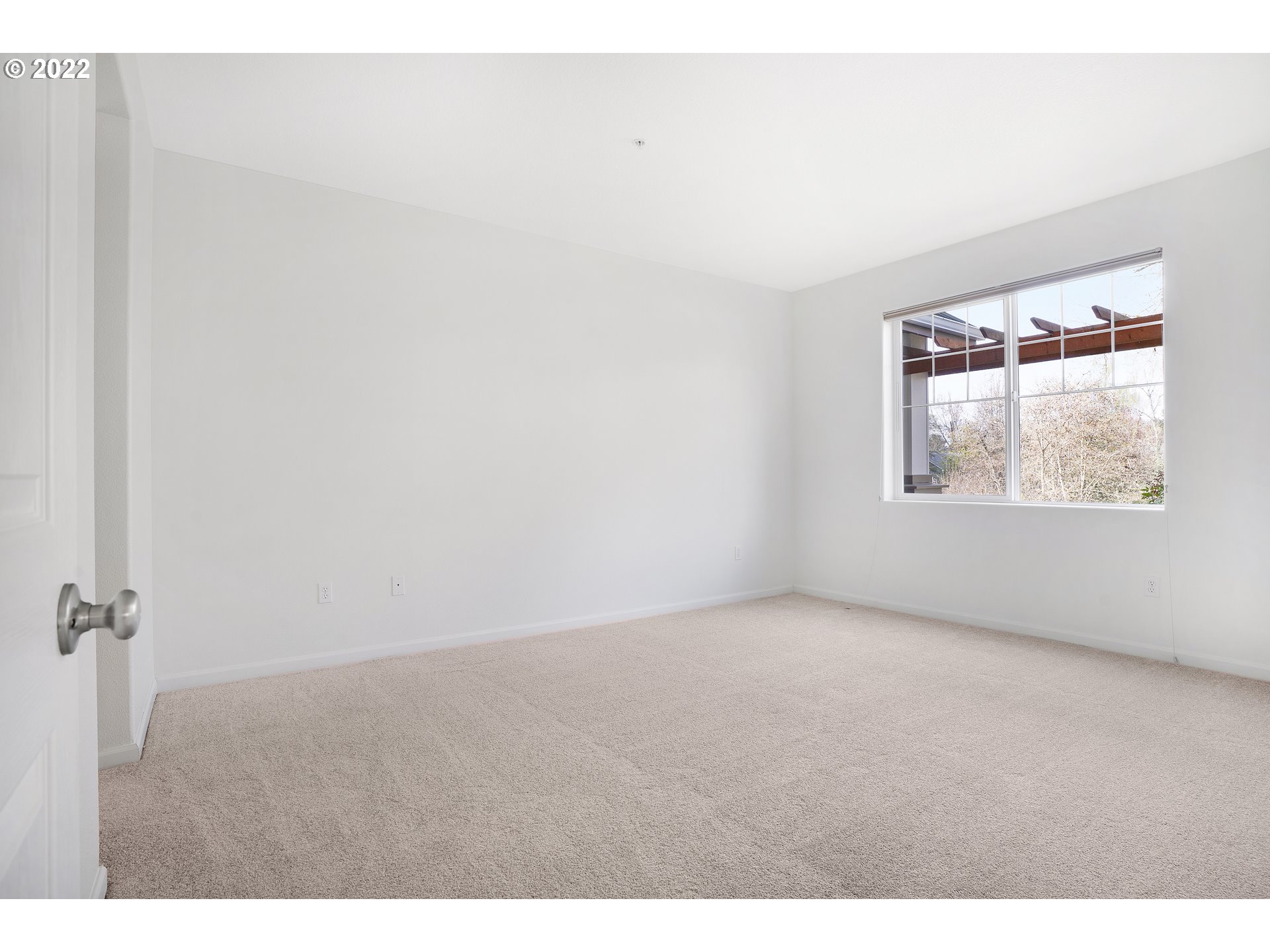 Photo #6: 22605217 Listing 