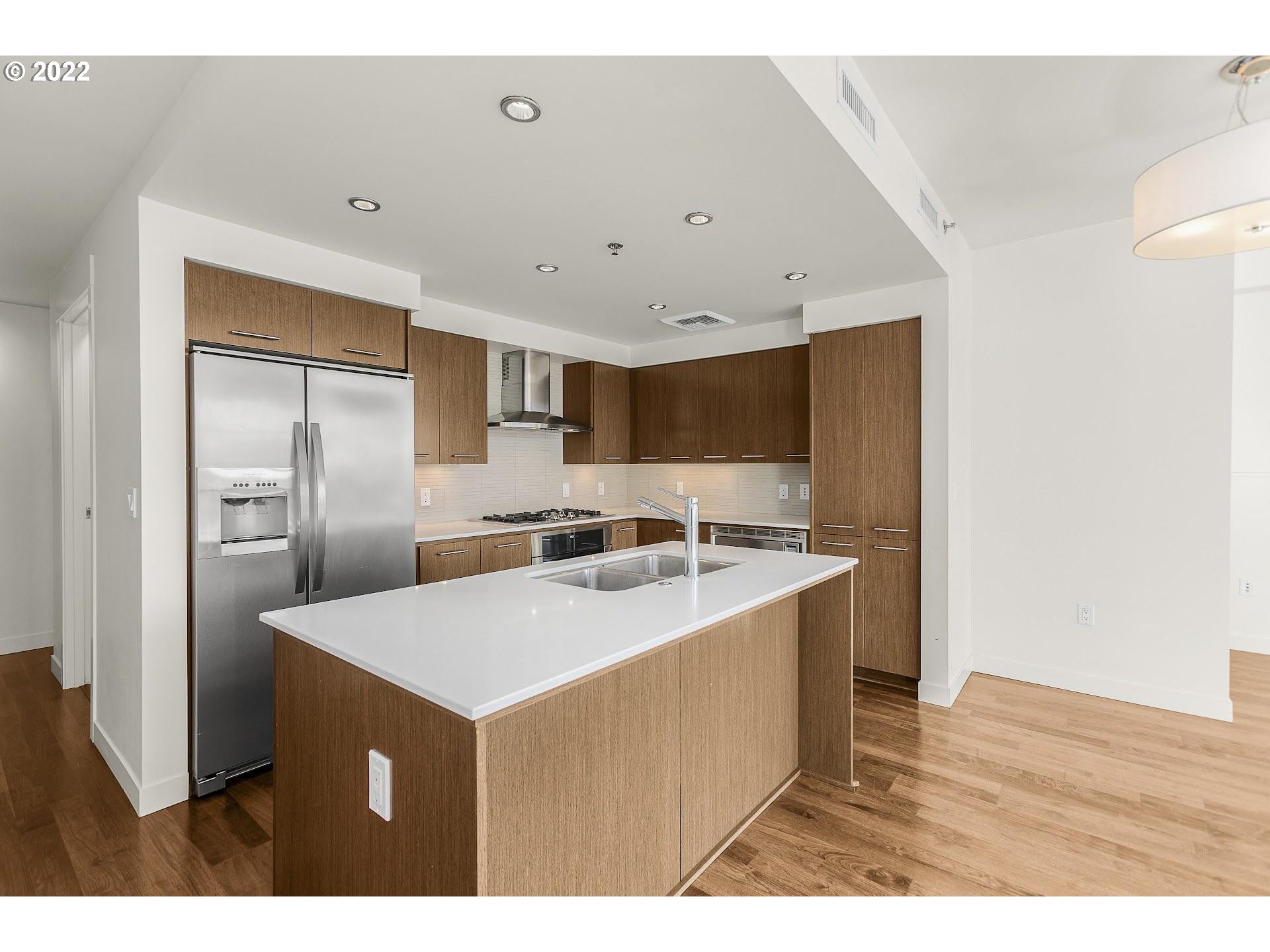 Photo #3: 22616852 Listing 