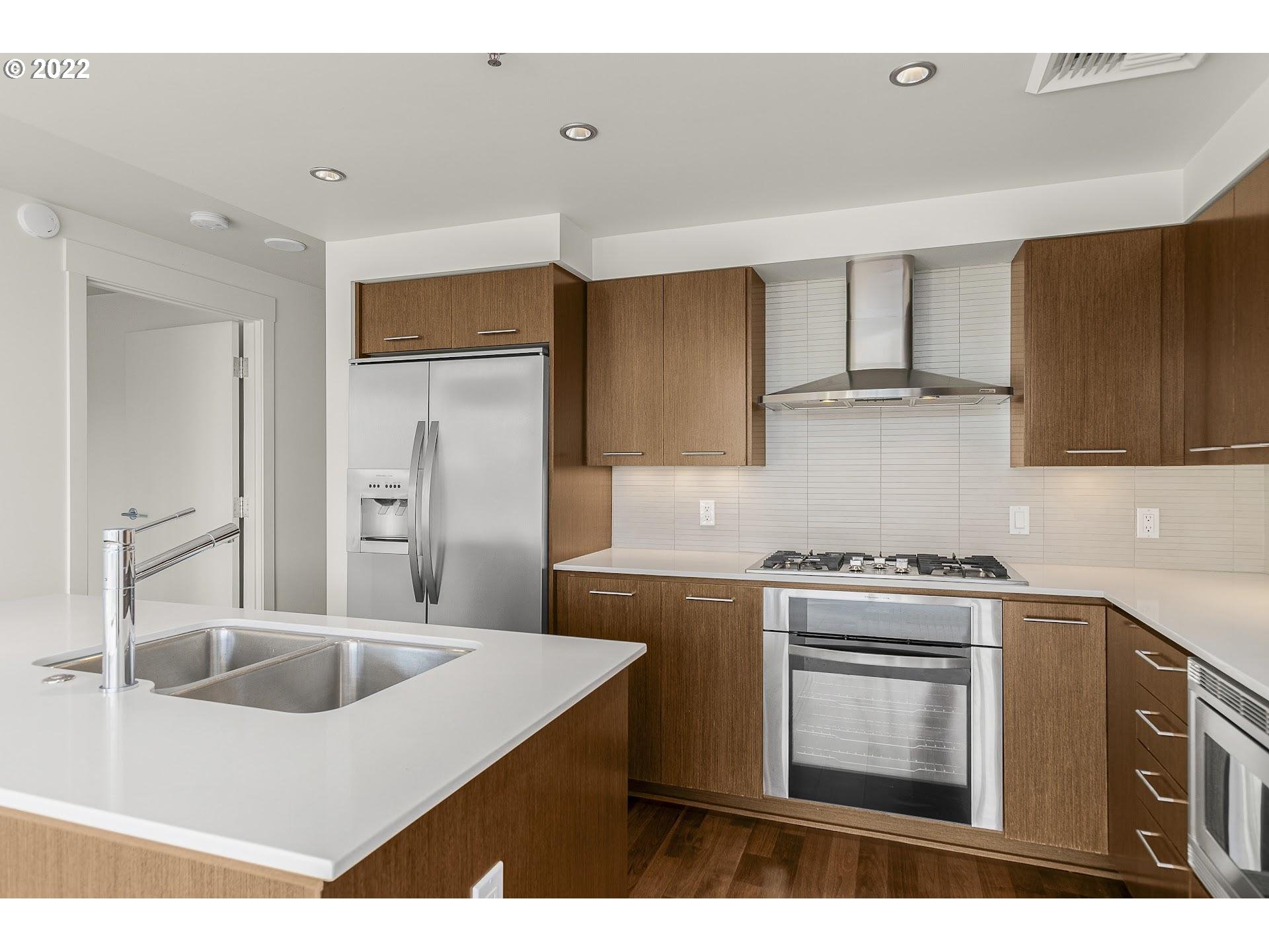 Photo #6: 22616852 Listing 