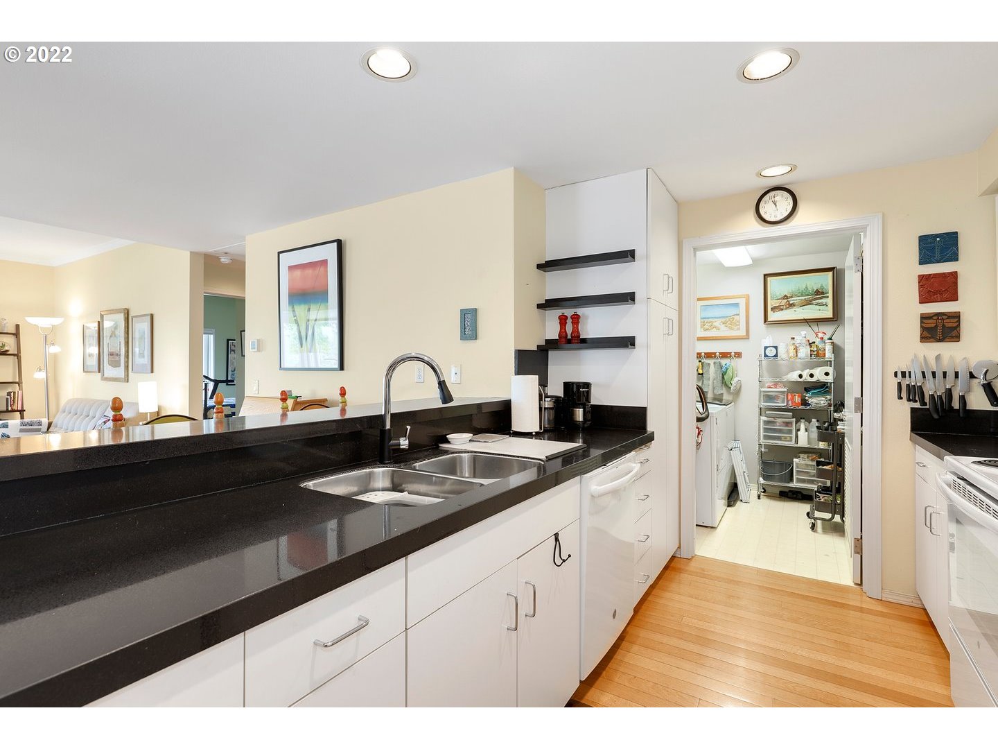 Photo #4: 22616930 Listing 