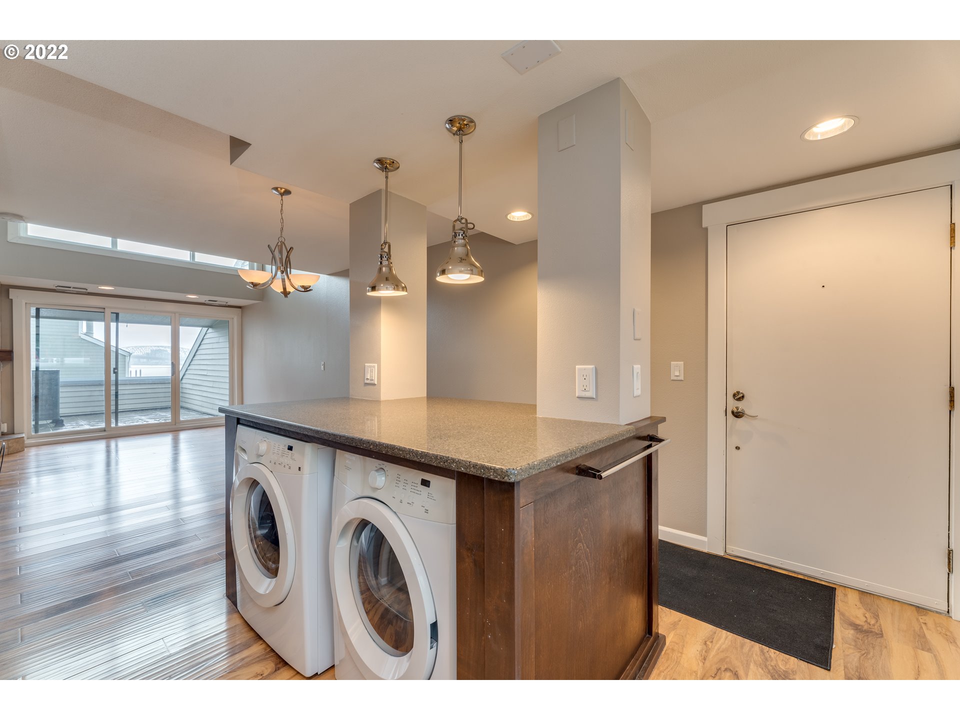 Photo #6: 22631436 Listing 