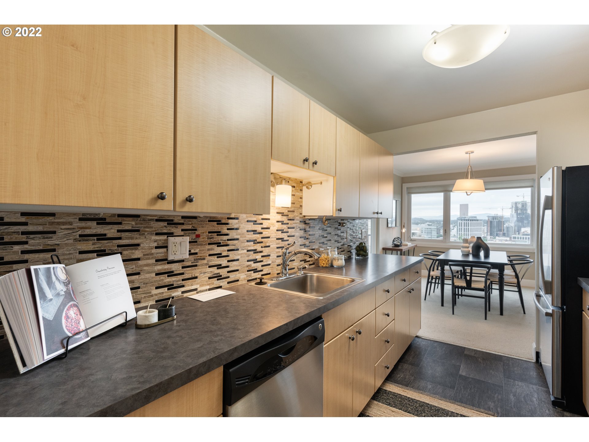 Photo #5: 22634664 Listing 