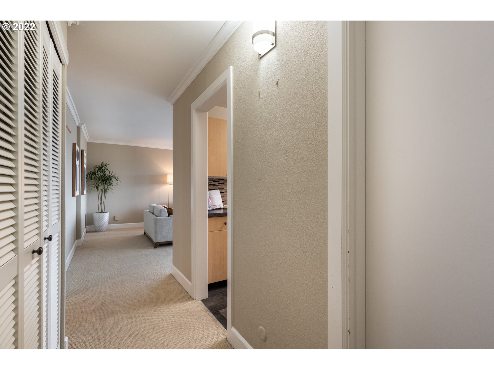Photo #4: 22634664 Listing 