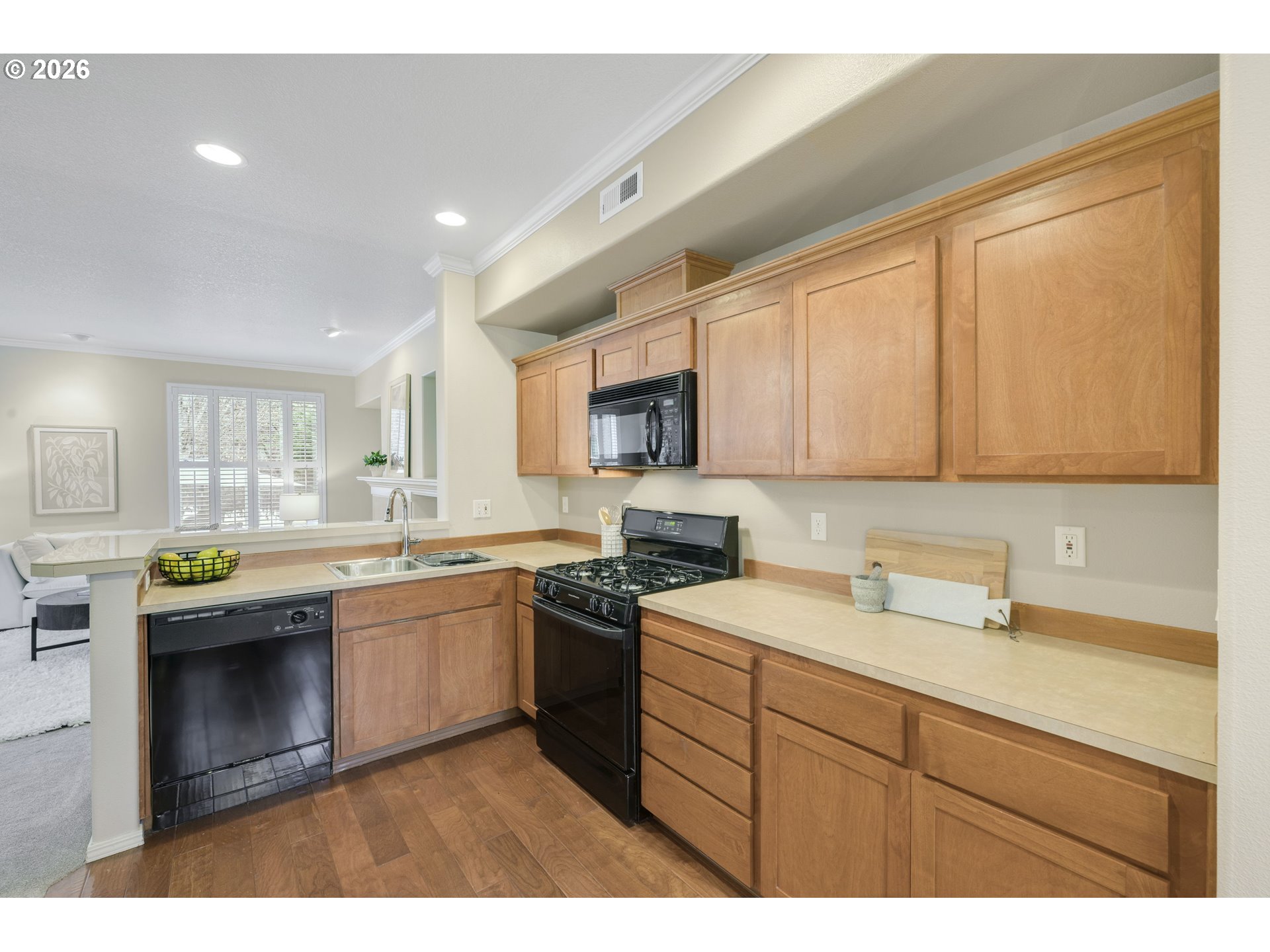 Photo #5: 226348908 Listing: Photo #5