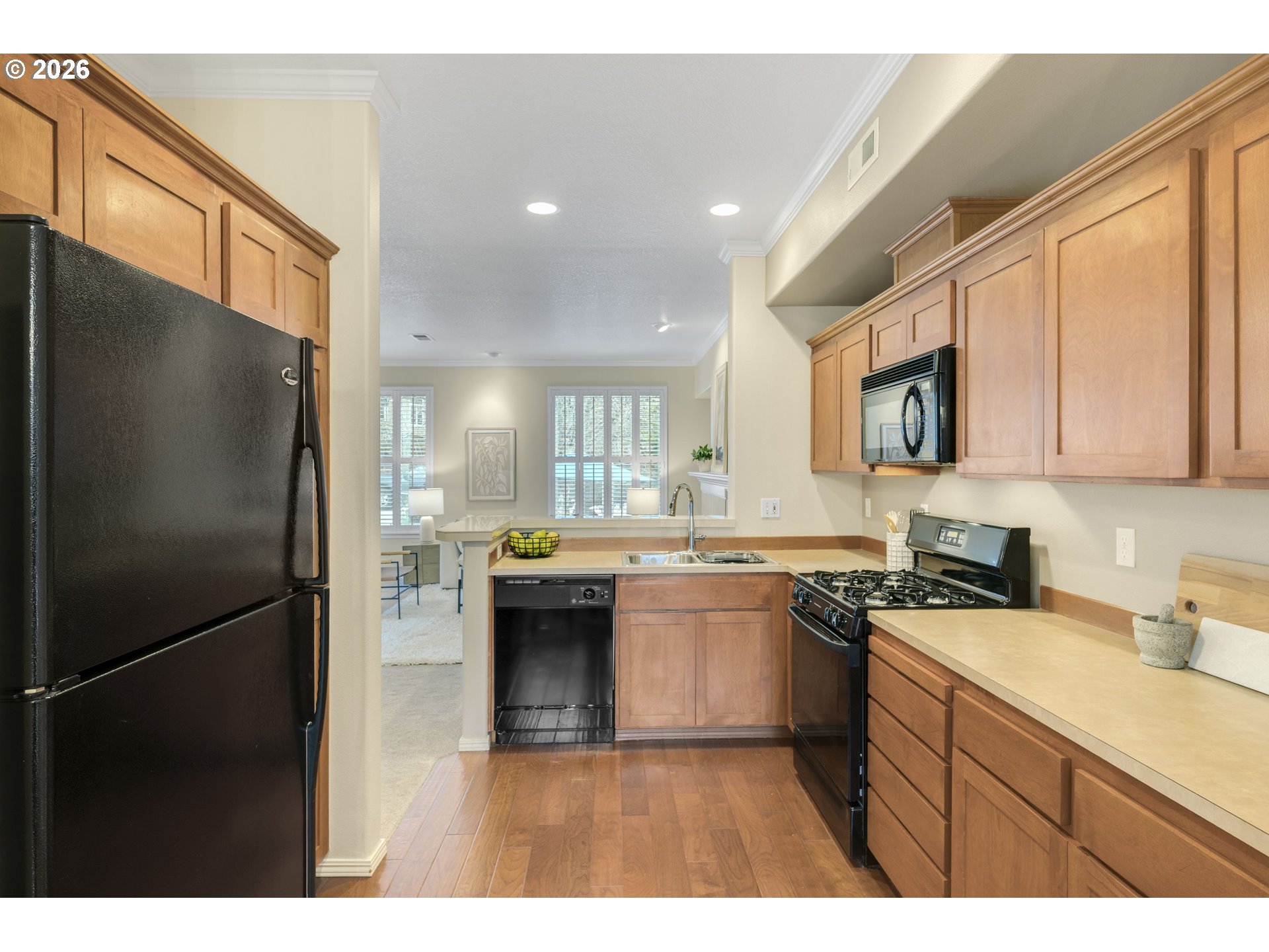 Photo #6: 226348908 Listing: Photo #6