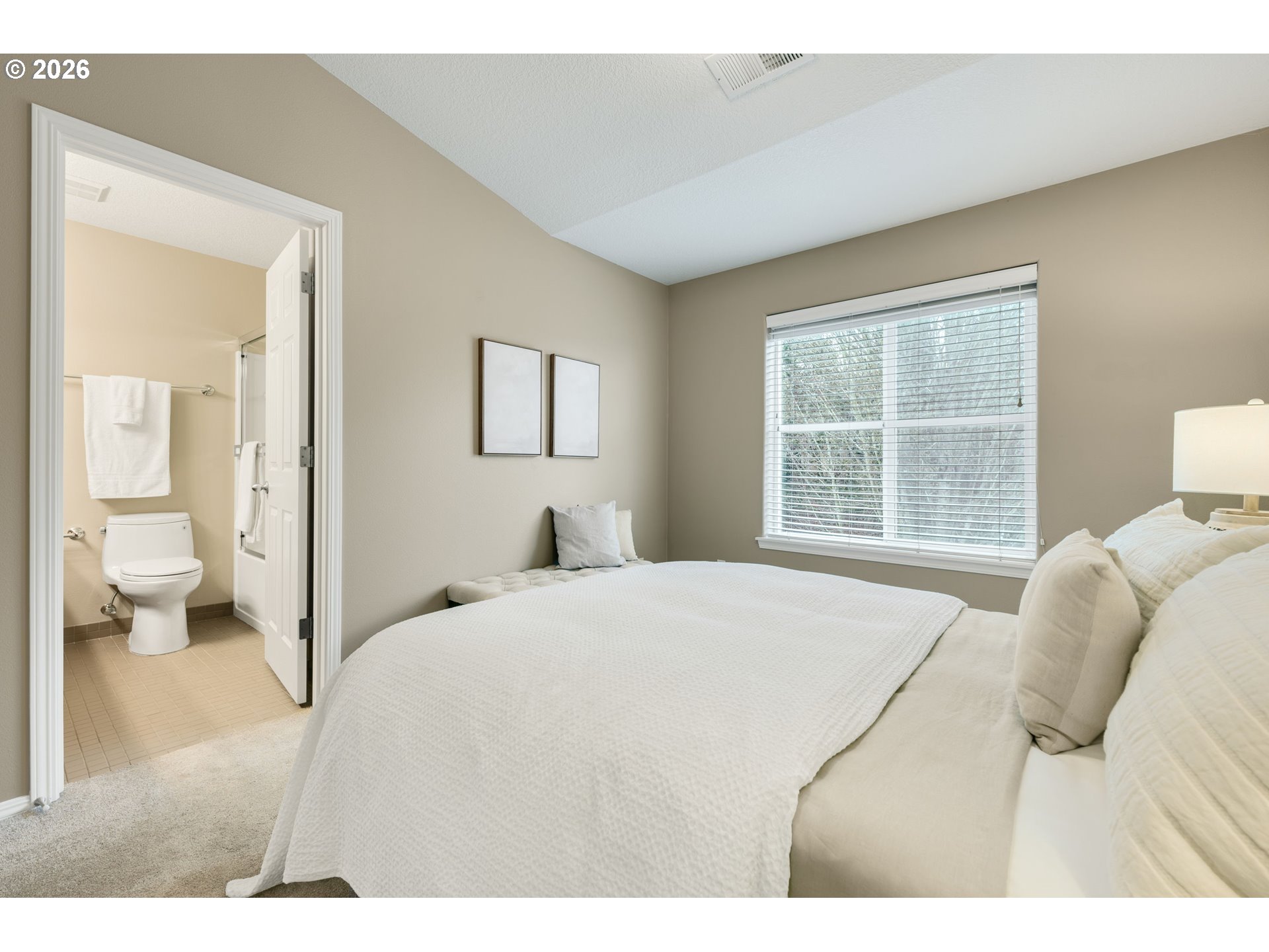 Photo #15: 226348908 Listing: Photo #15