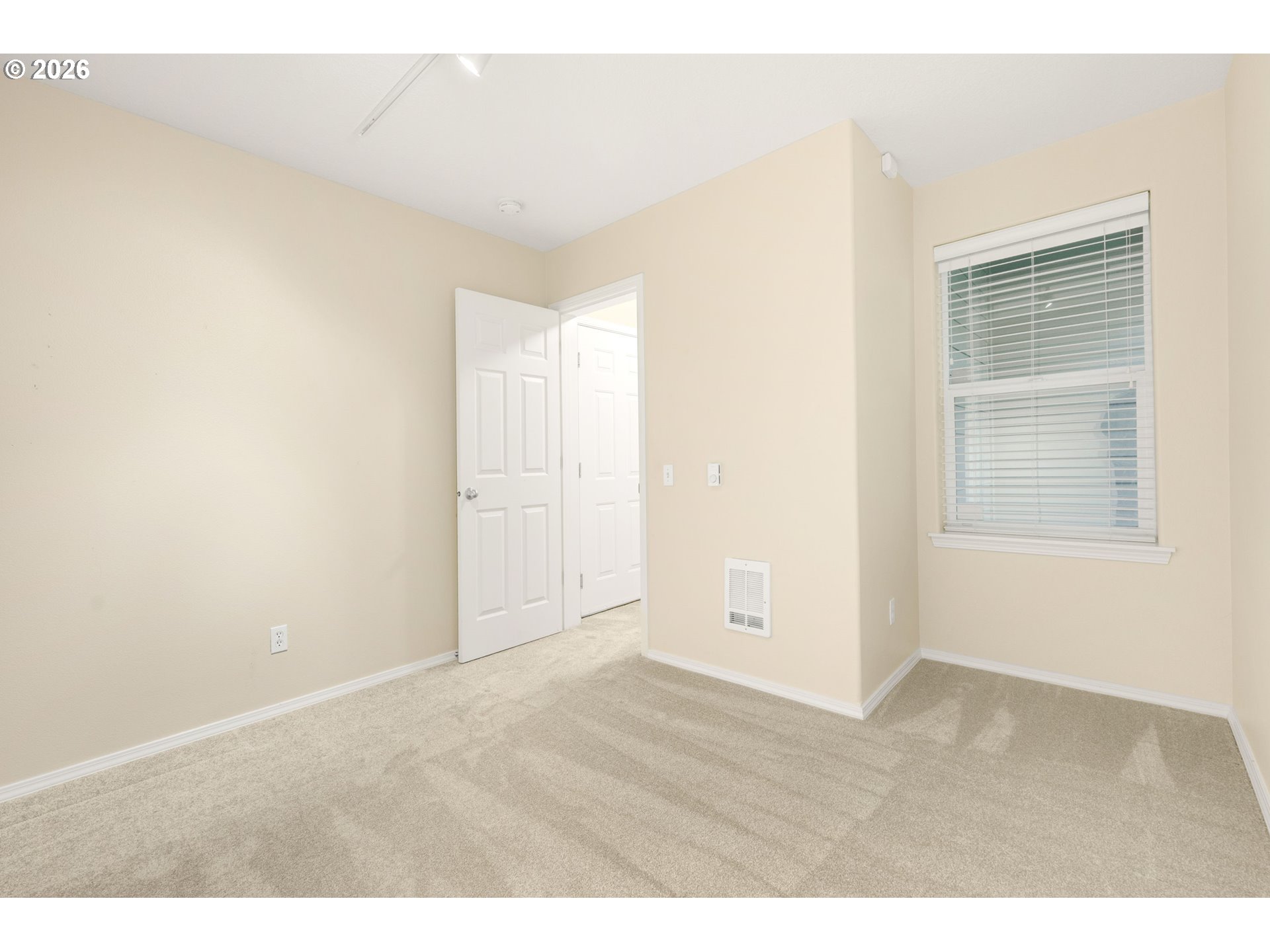 Photo #23: 226348908 Listing: Photo #23