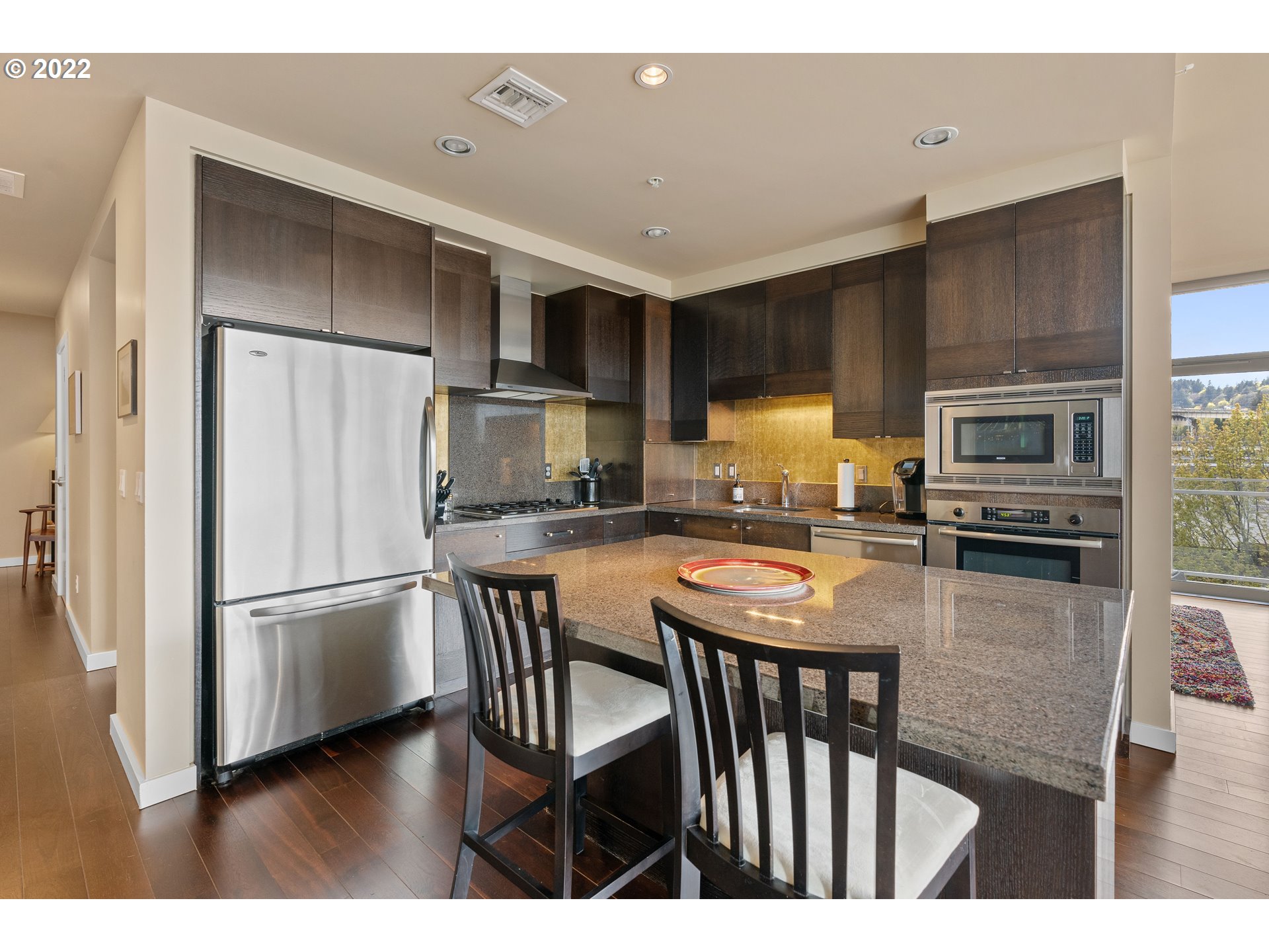 Photo #2: 22637092 Listing 