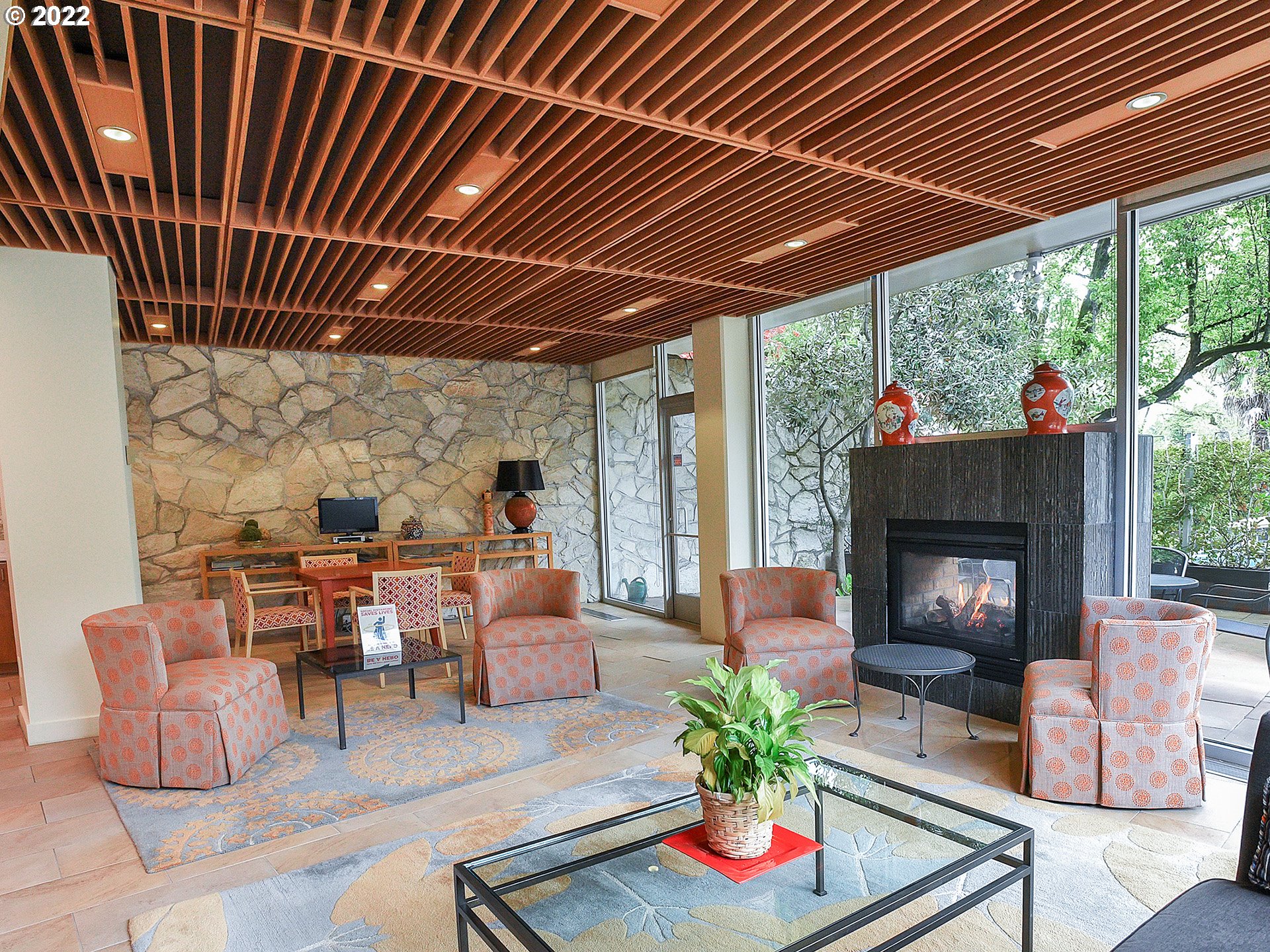 Photo #5: 22637638 Listing 