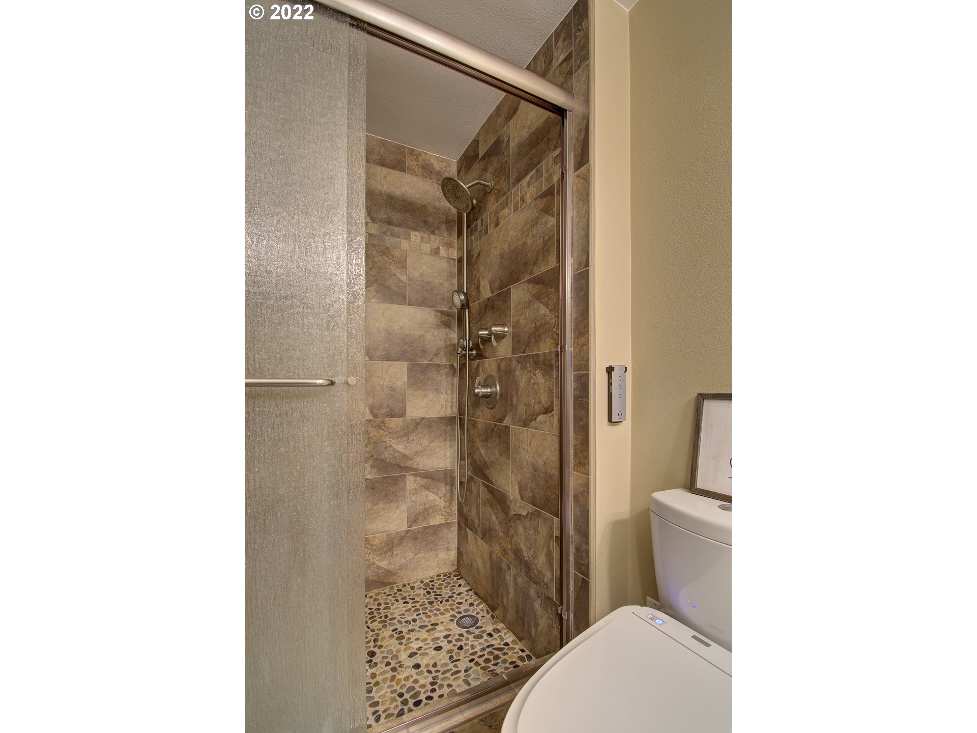 Photo #5: 22640356 Listing 