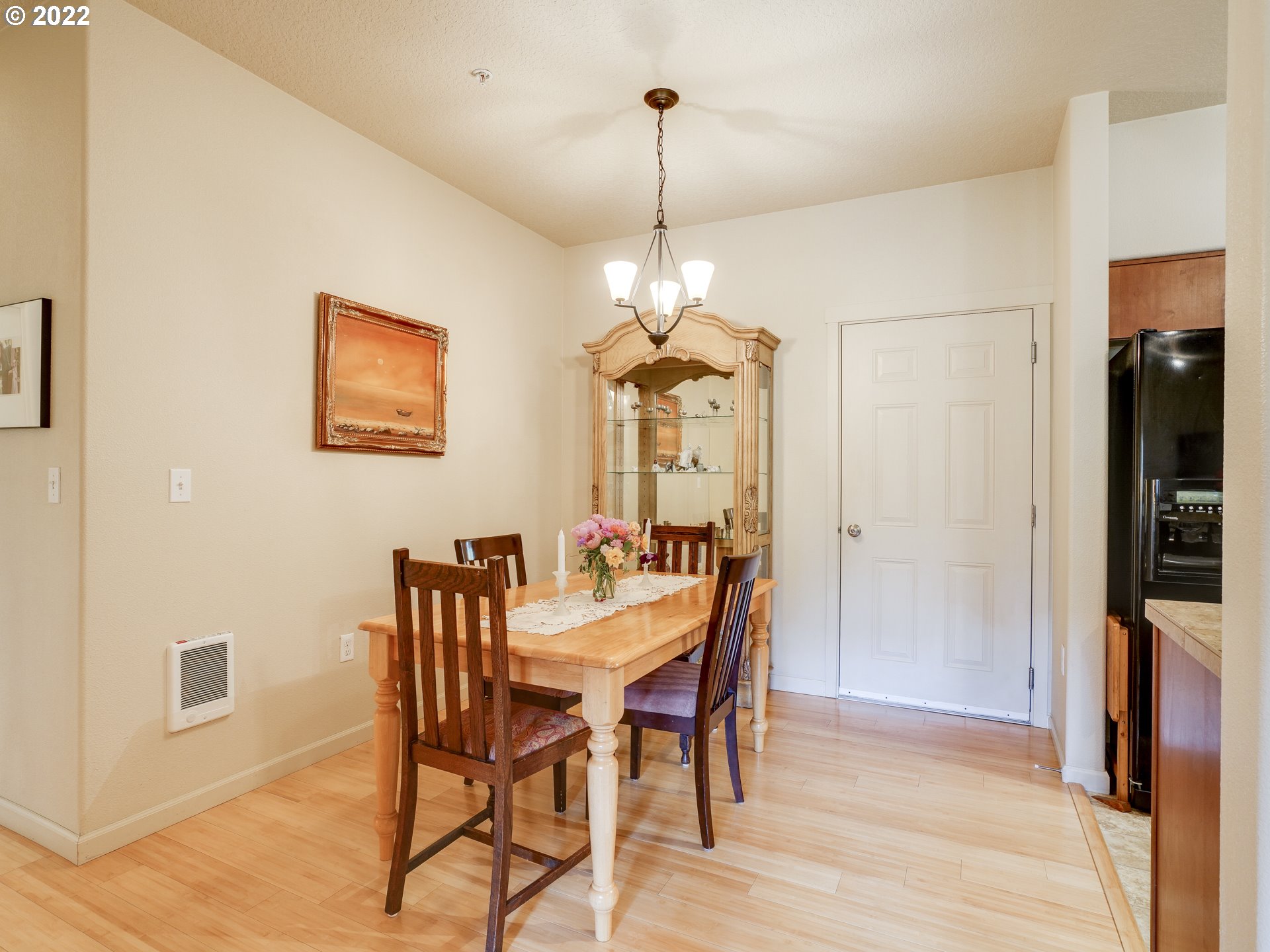 Photo #4: 22642879 Listing 