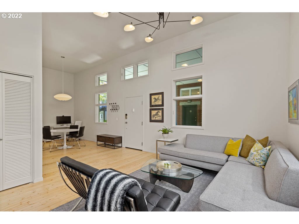 Photo #5: 22643552 Listing 