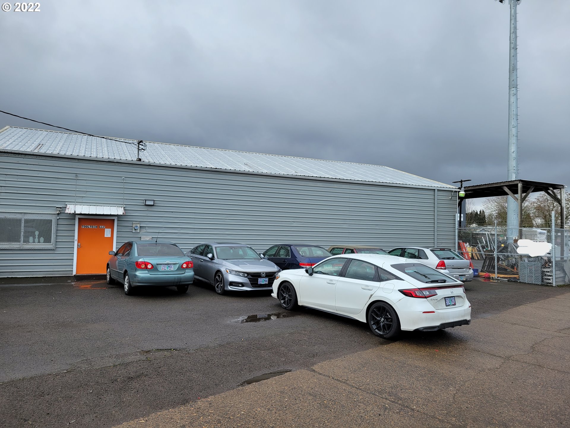 Don't miss this wharehouse/office opportunity in the Whit. about 2400 sq ft of wharehouse, 400 sq ft of office and 400 sq ft conference/meeting room. property has cell tower with monthly rent of $1030. roughly 7 years into 20 year lease.