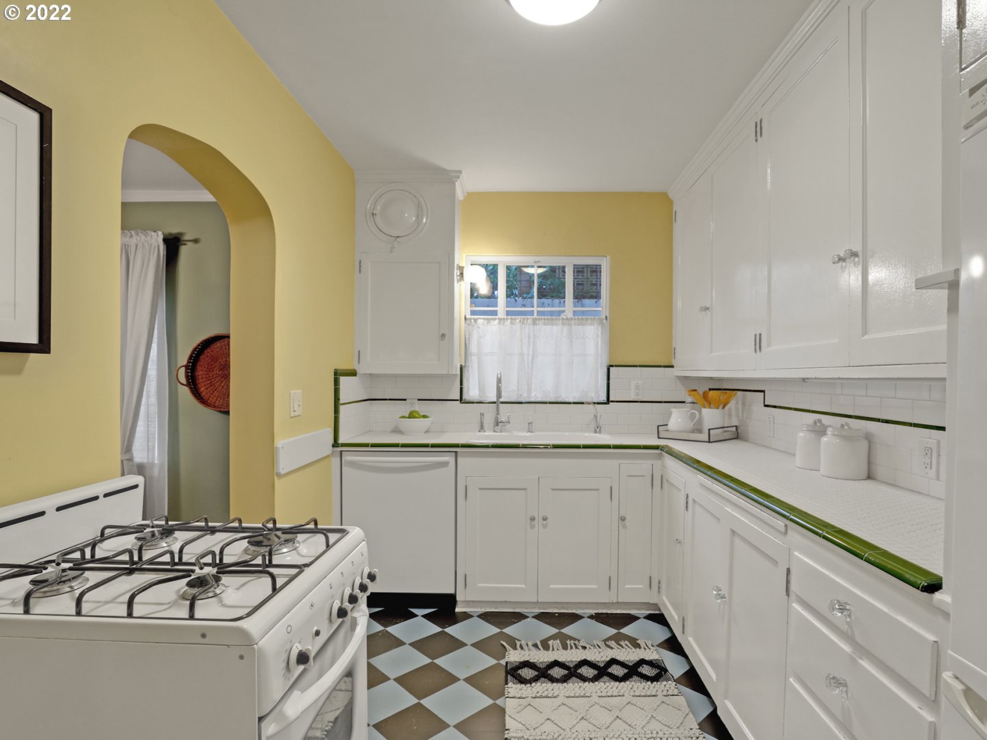Photo #6: 22648415 Listing 
