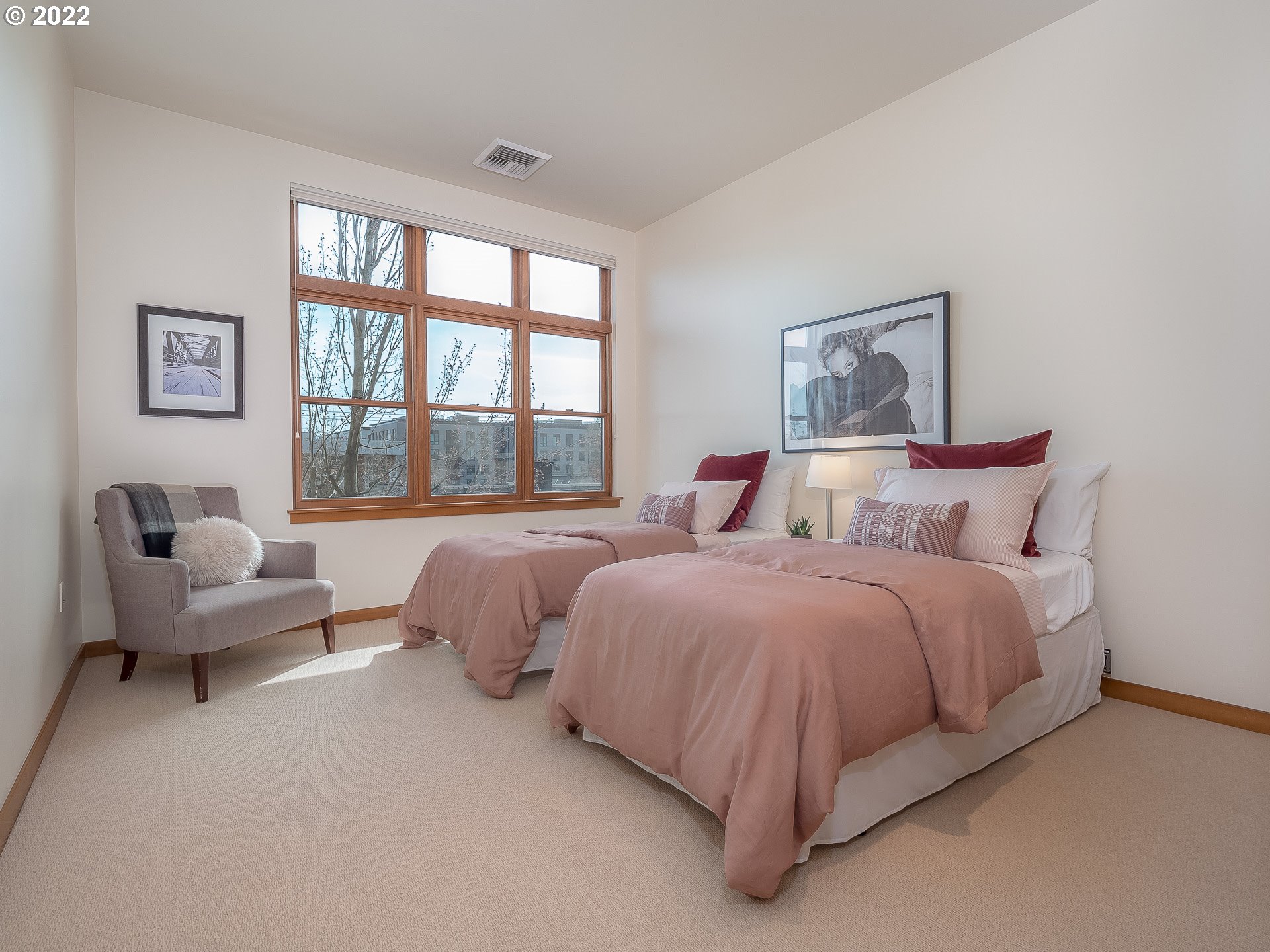 Photo #4: 22649939 Listing 