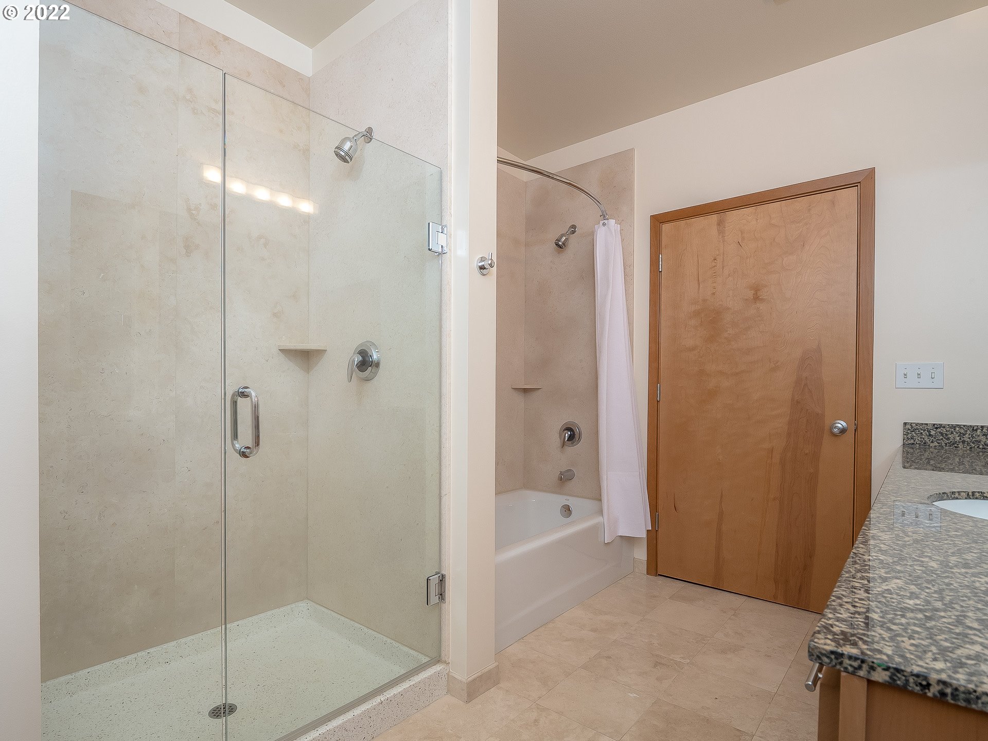 Photo #3: 22649939 Listing 