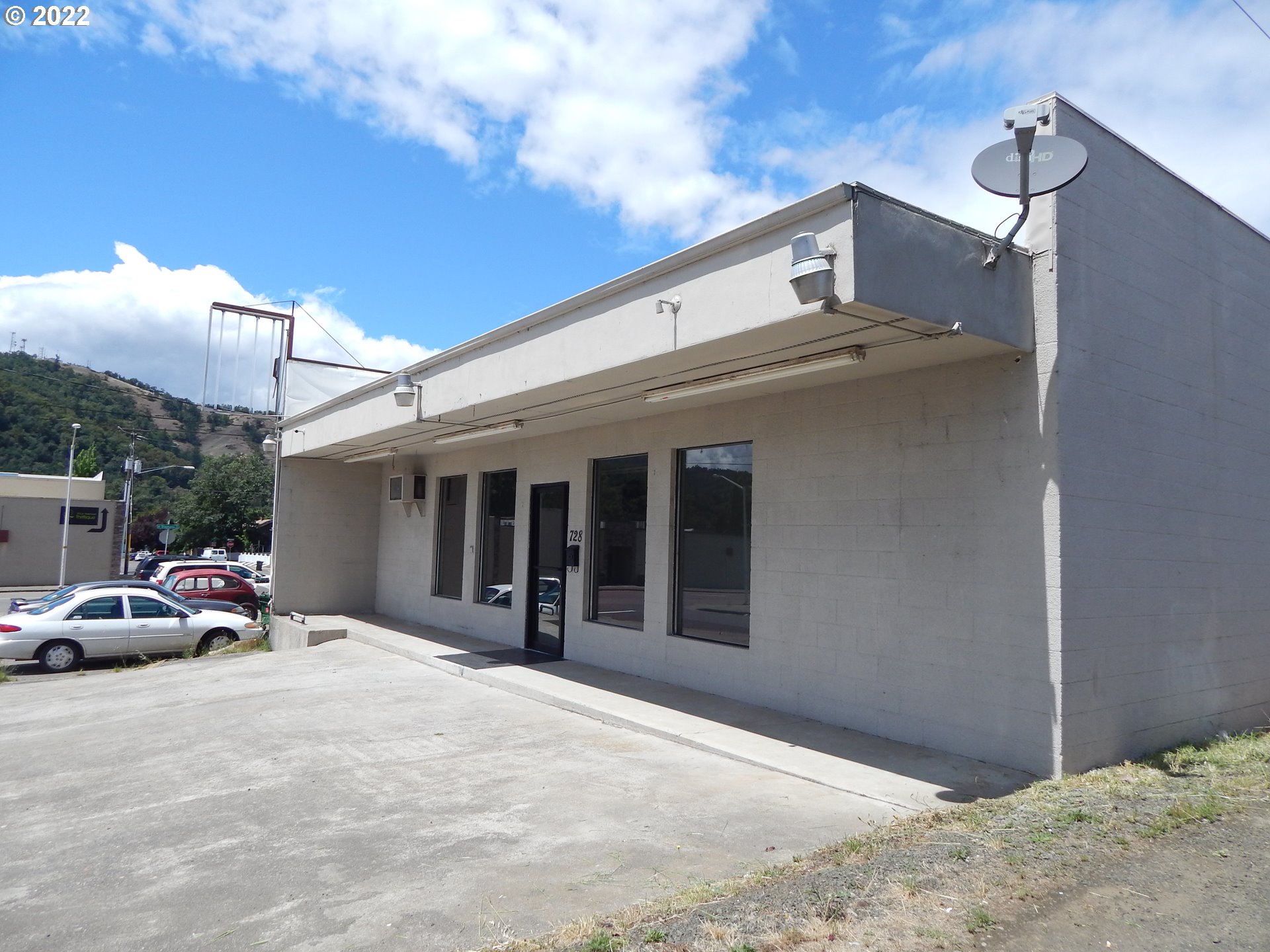 Photo of 728 RICE AVE Roseburg OR 97470