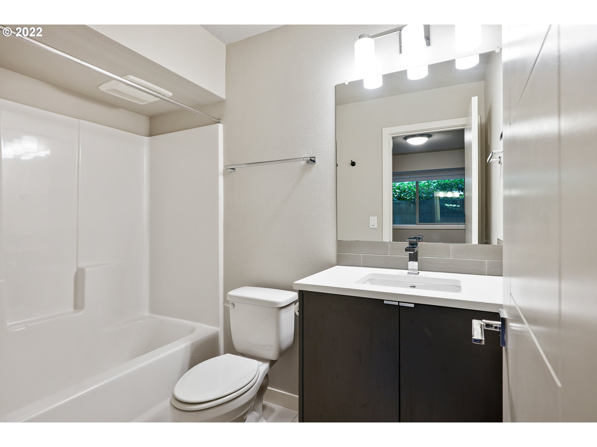 Photo #3: 22663251 Listing 