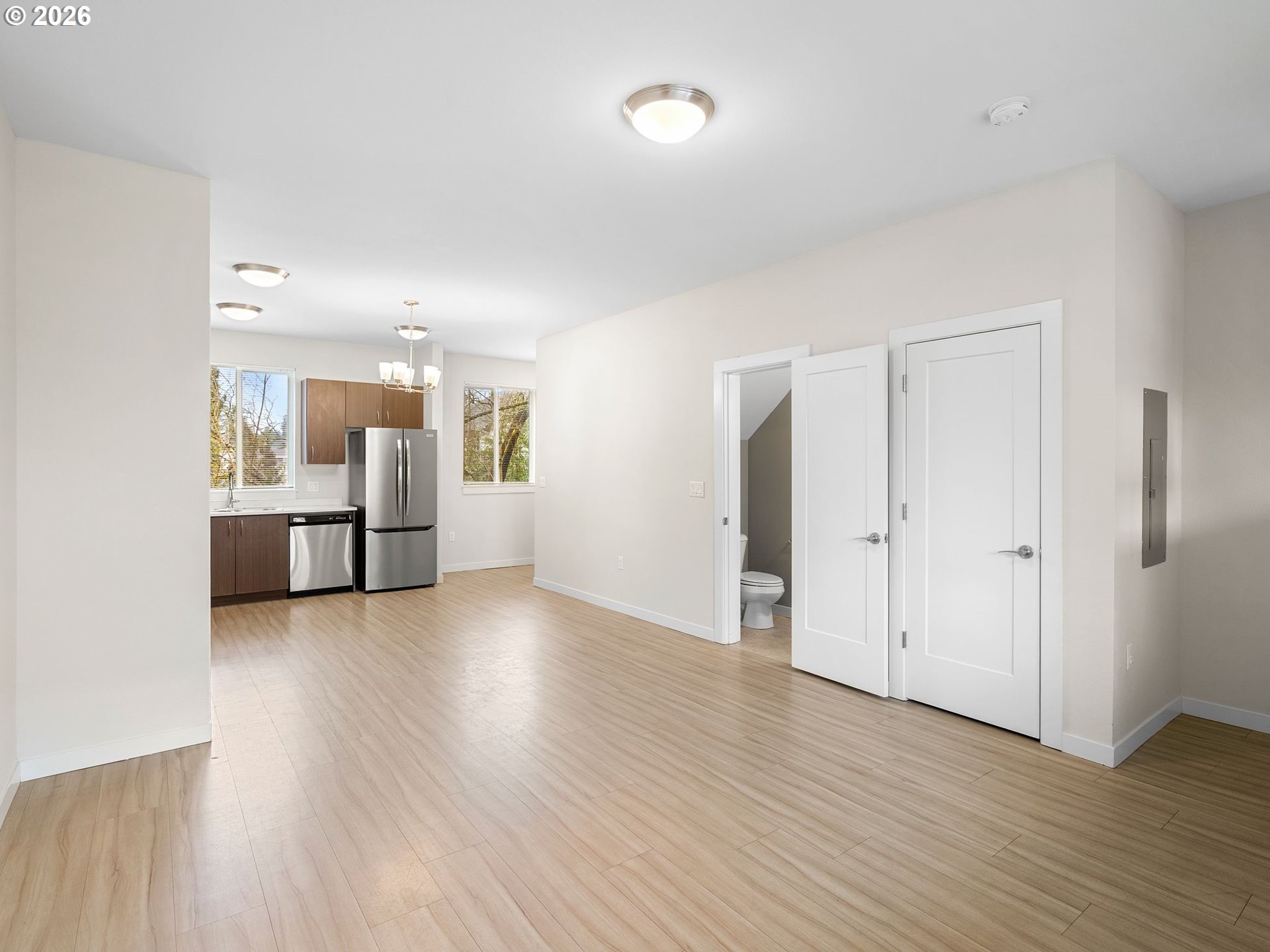 Photo #4: 226656803 Listing: Photo #4