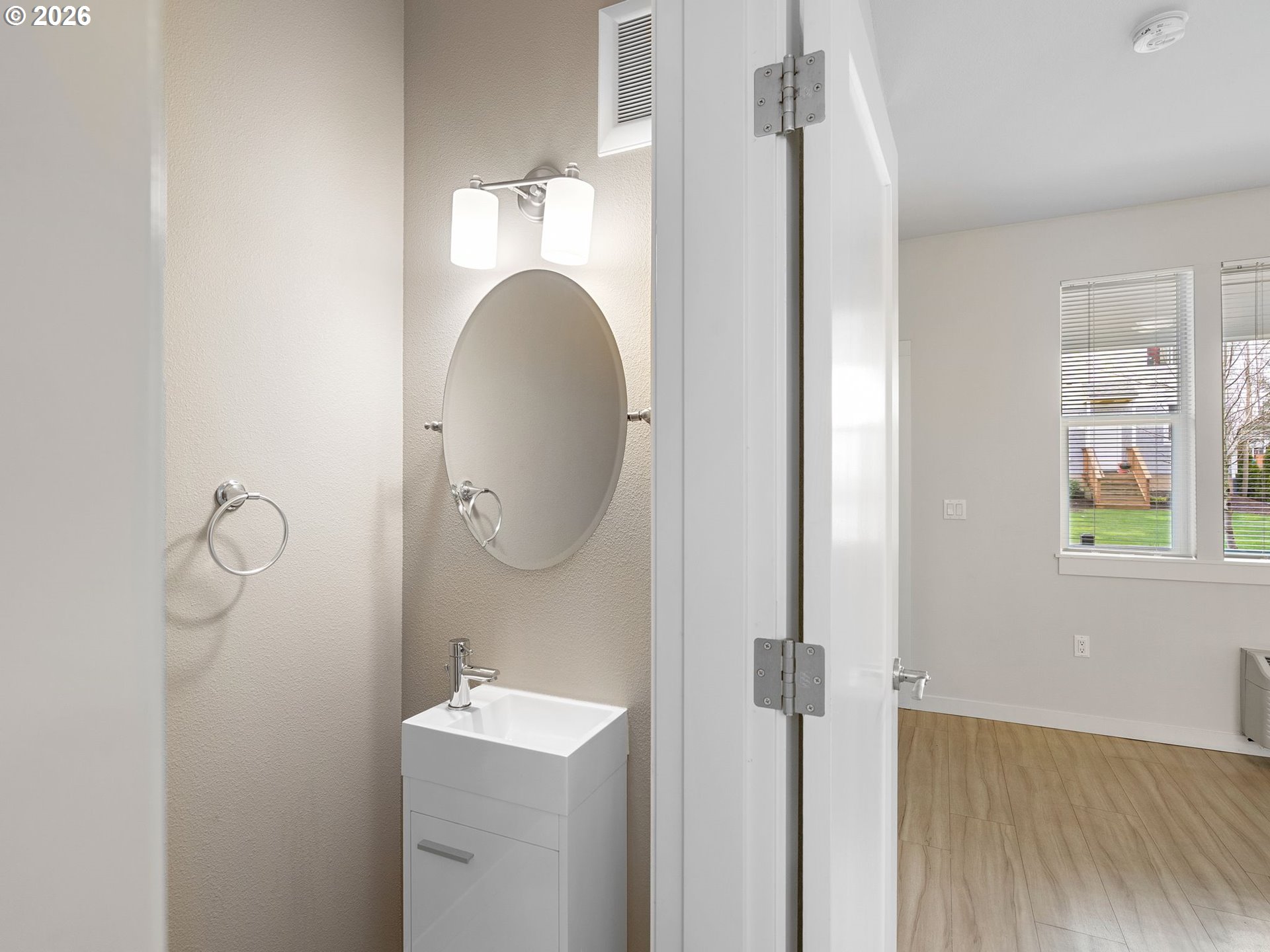 Photo #7: 226656803 Listing: Photo #7