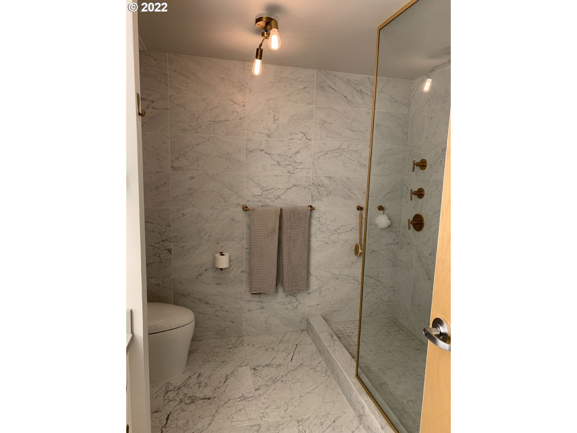 Photo #5: 22669477 Listing 