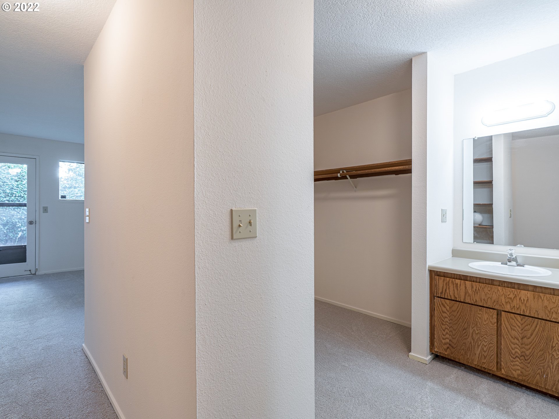 Photo #2: 22669583 Listing 