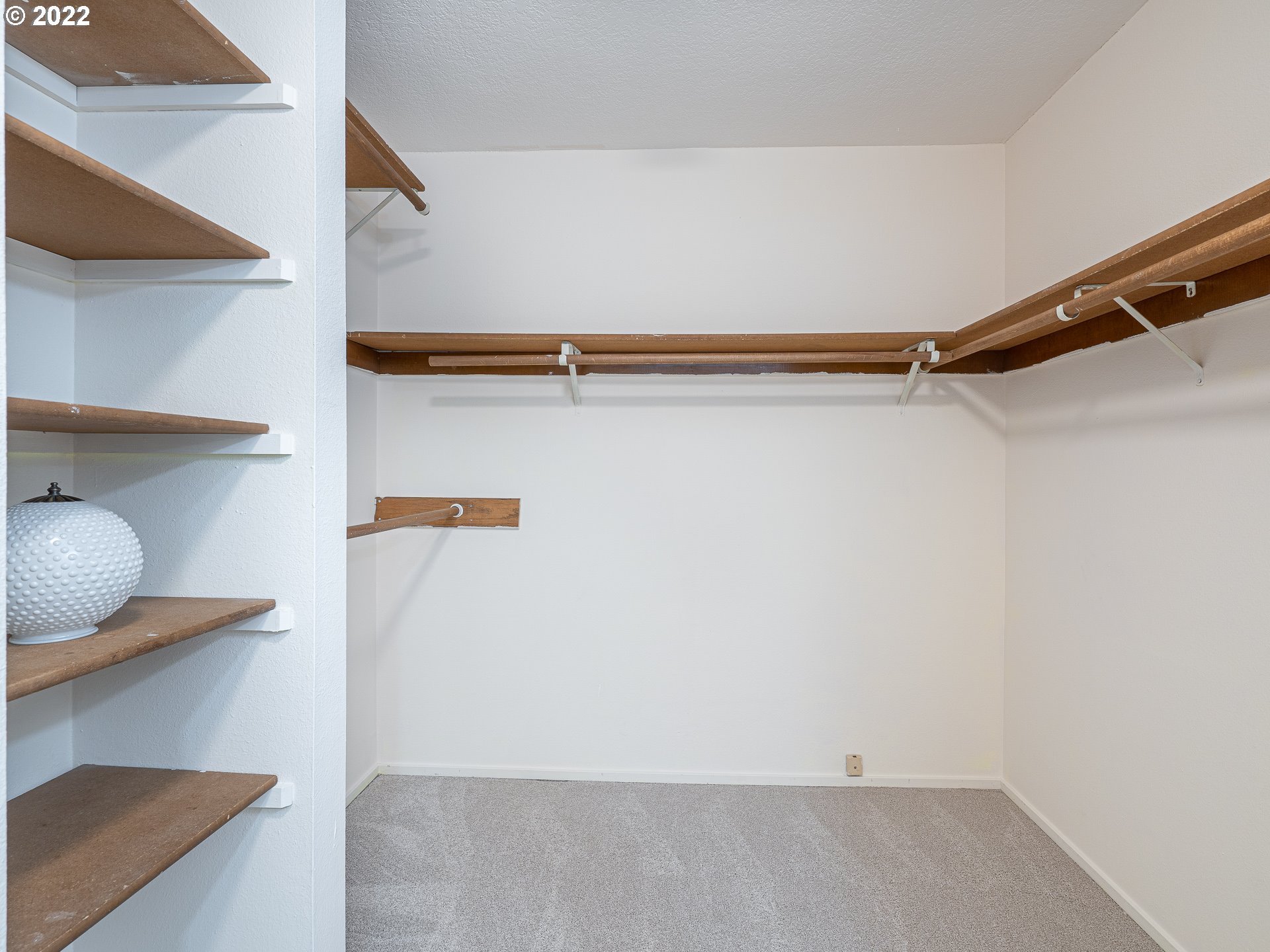 Photo #5: 22669583 Listing 