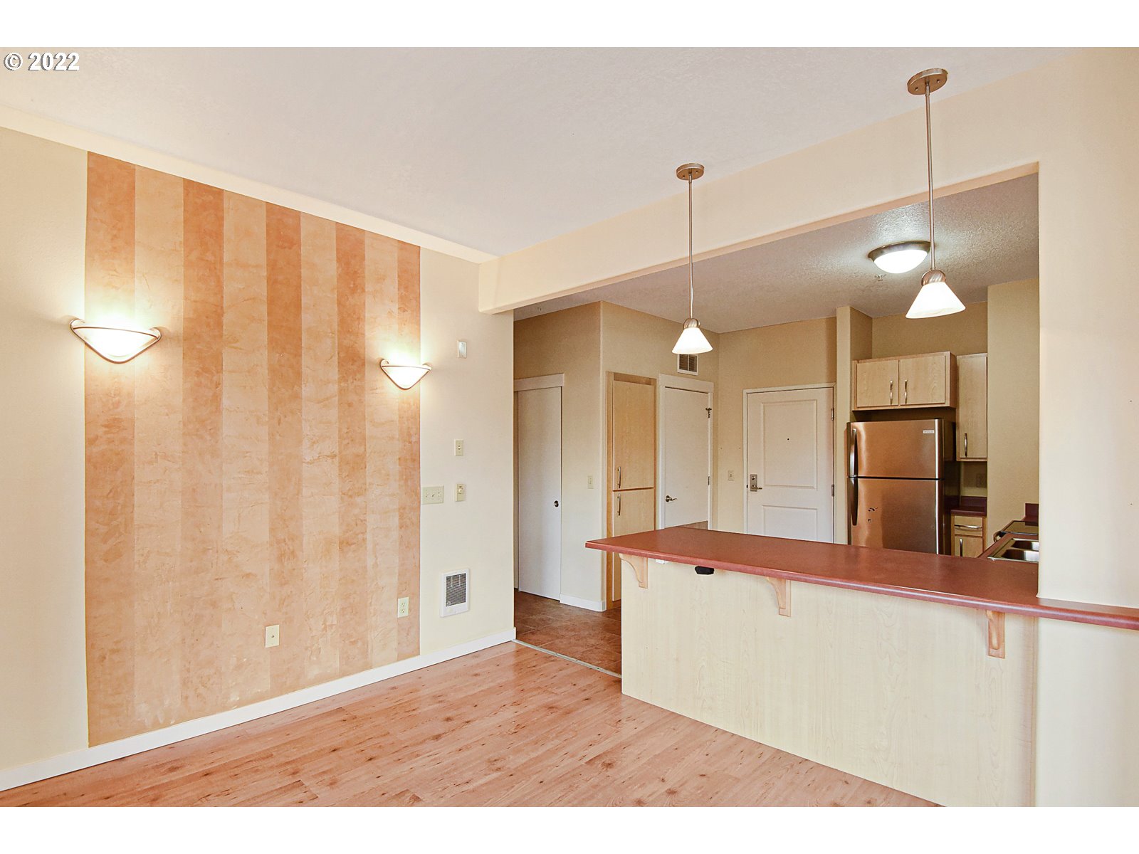Photo #2: 22675322 Listing 