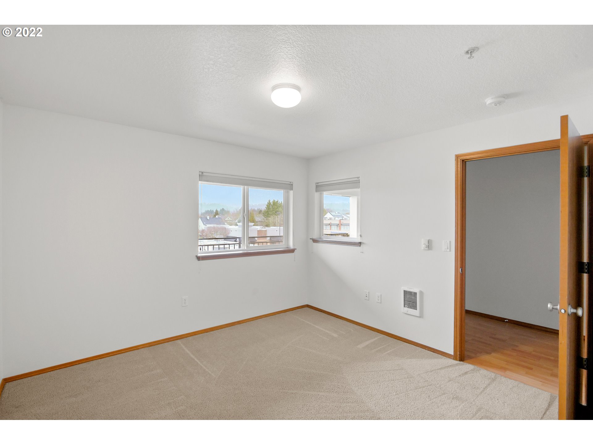 Photo #4: 22679096 Listing 