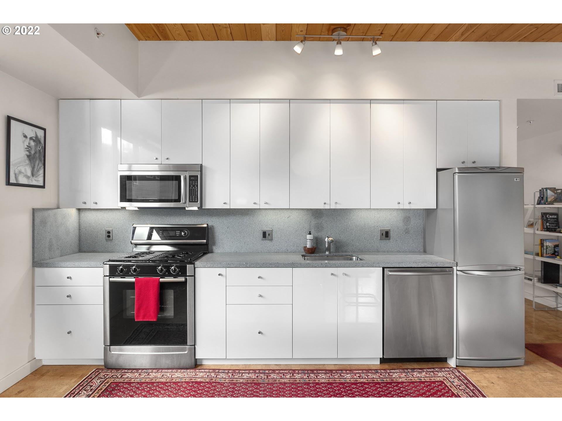 Photo #5: 22681200 Listing 
