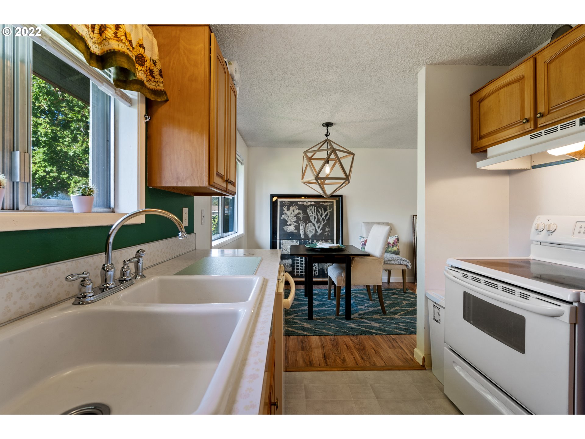 Photo #2: 22684820 Listing 