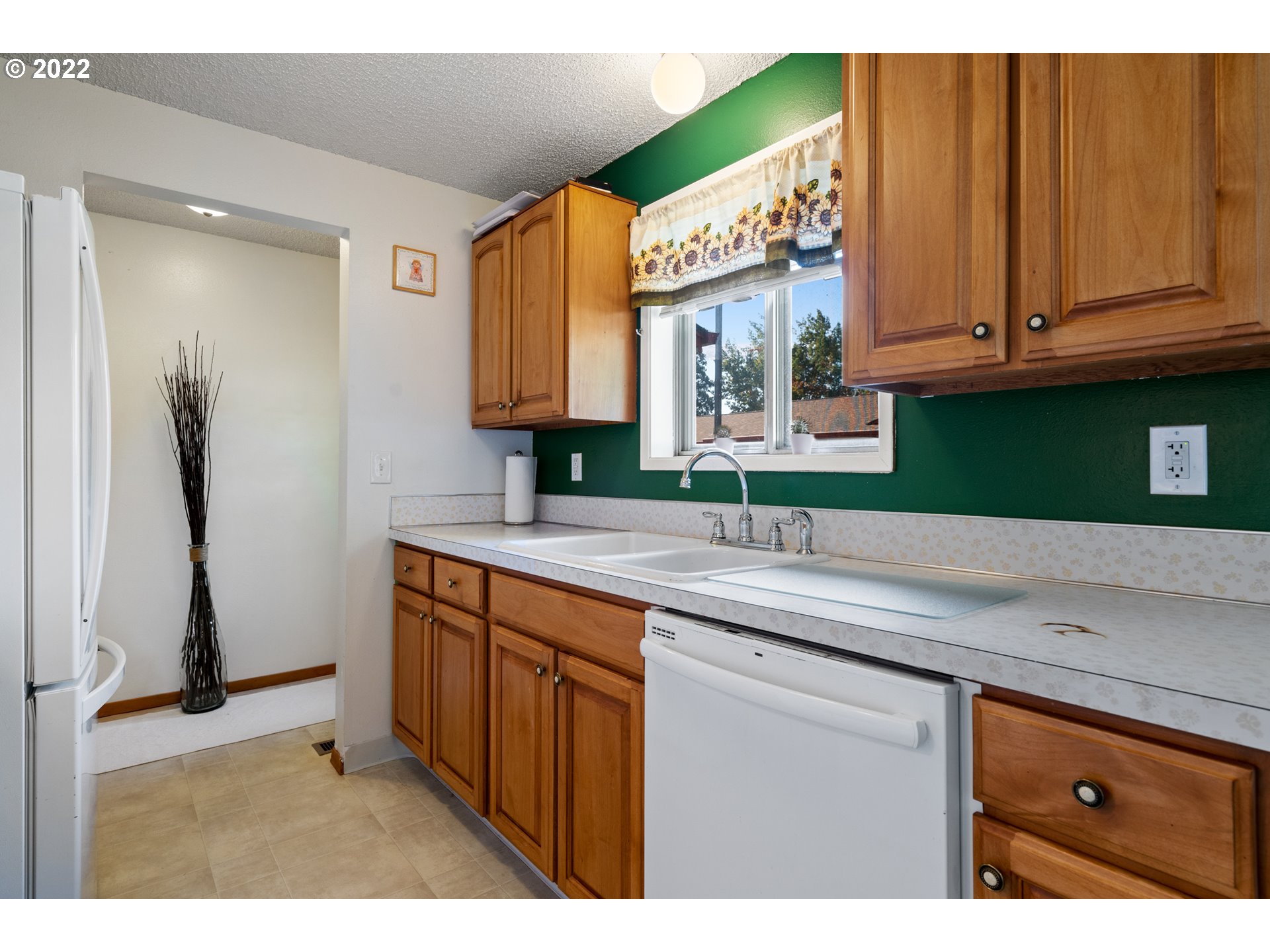 Photo #5: 22684820 Listing 
