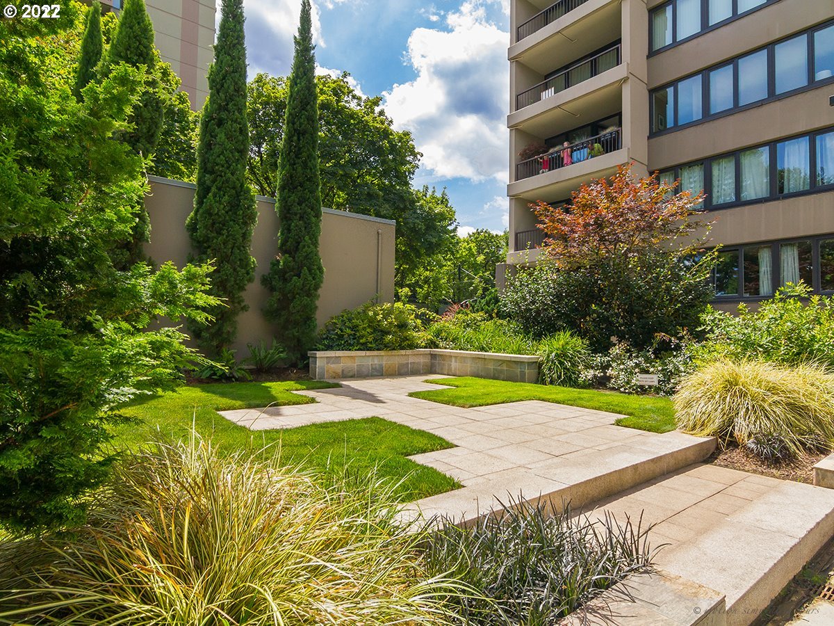 Photo #2: 22684893 Listing 