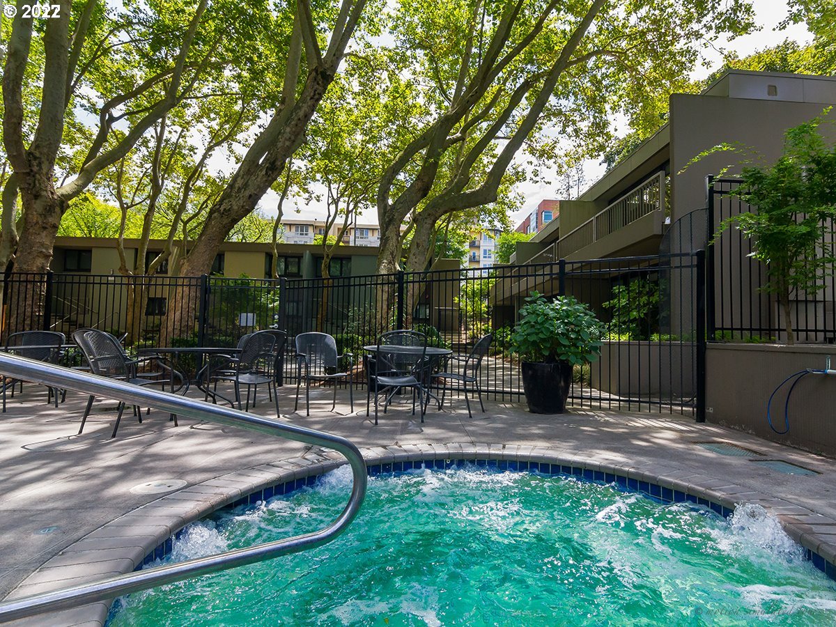 Photo #3: 22684893 Listing 