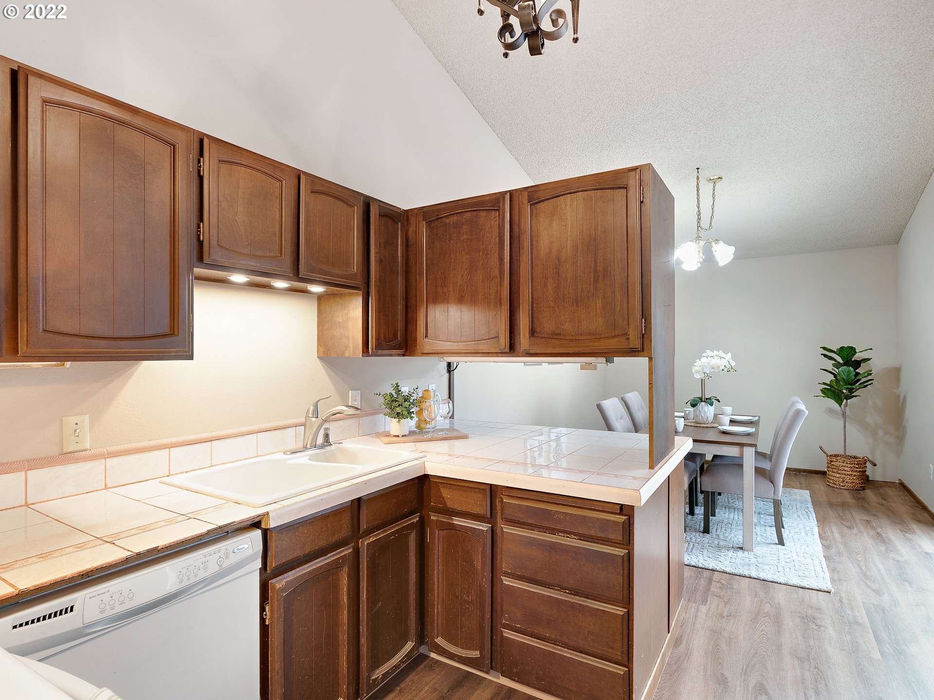 Photo #2: 22687547 Listing 