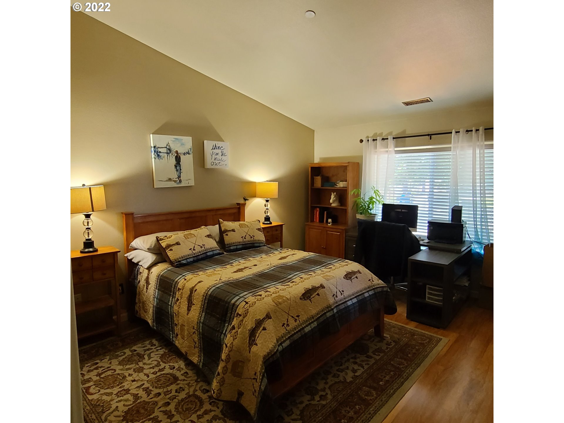 Bedroom, Owner's Suite-Vaulted Ceilings