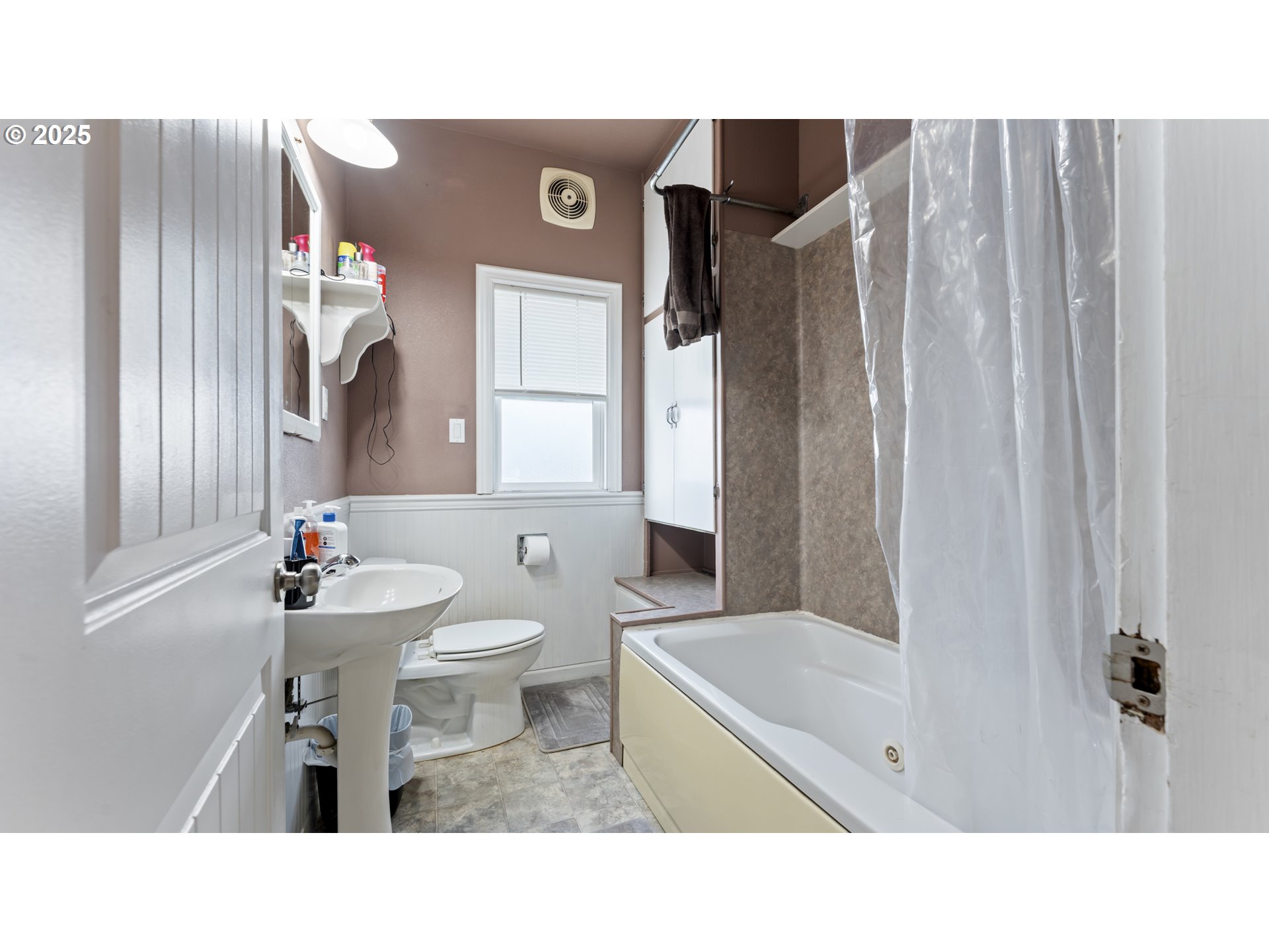 63776 Flanagan RD, Coos Bay, OR, 97420