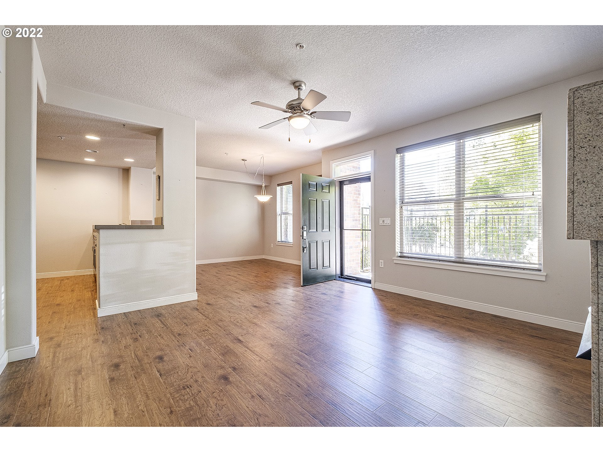 Photo #5: 22697851 Listing 