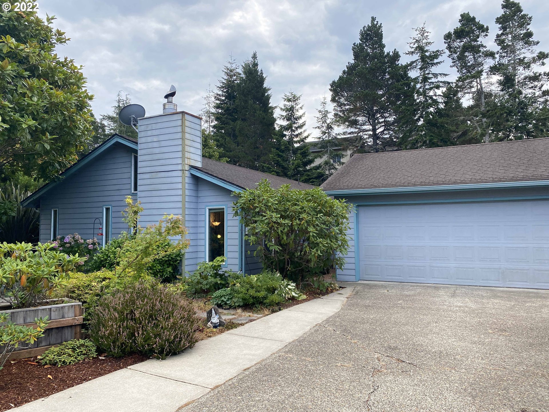 2222 11TH ST, Florence, OR 