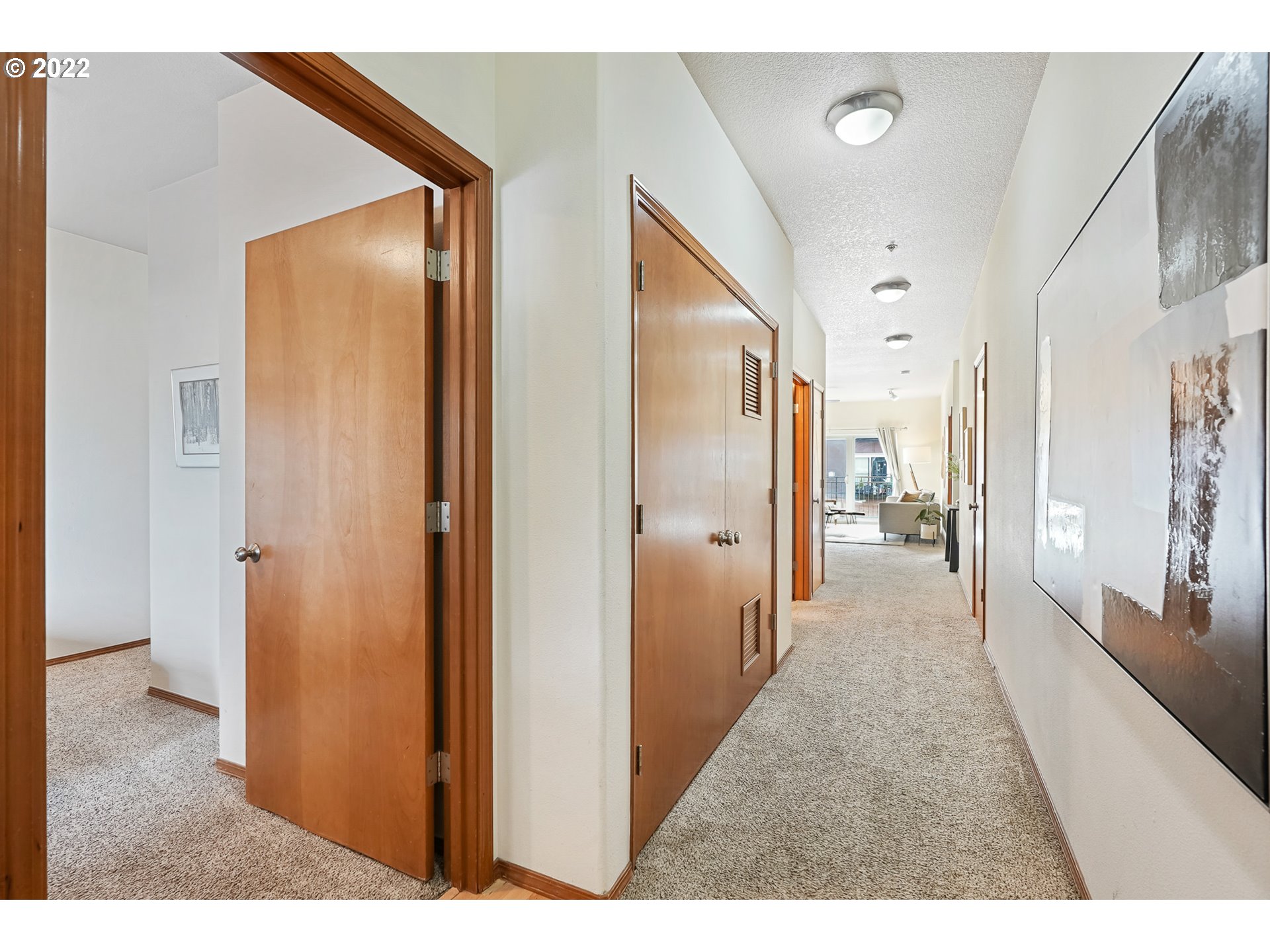 Photo #5: 22698257 Listing 