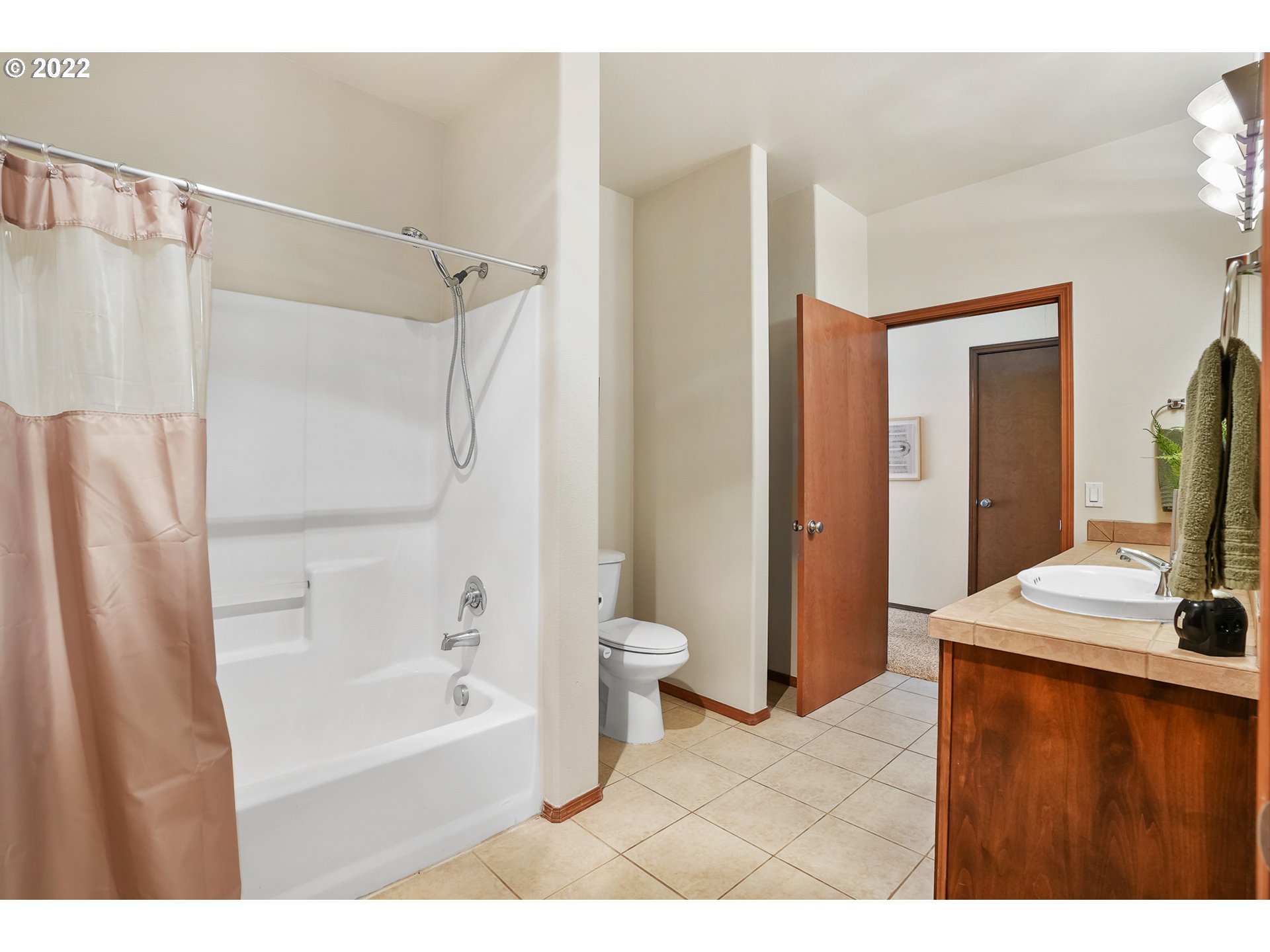 Photo #3: 22698257 Listing 