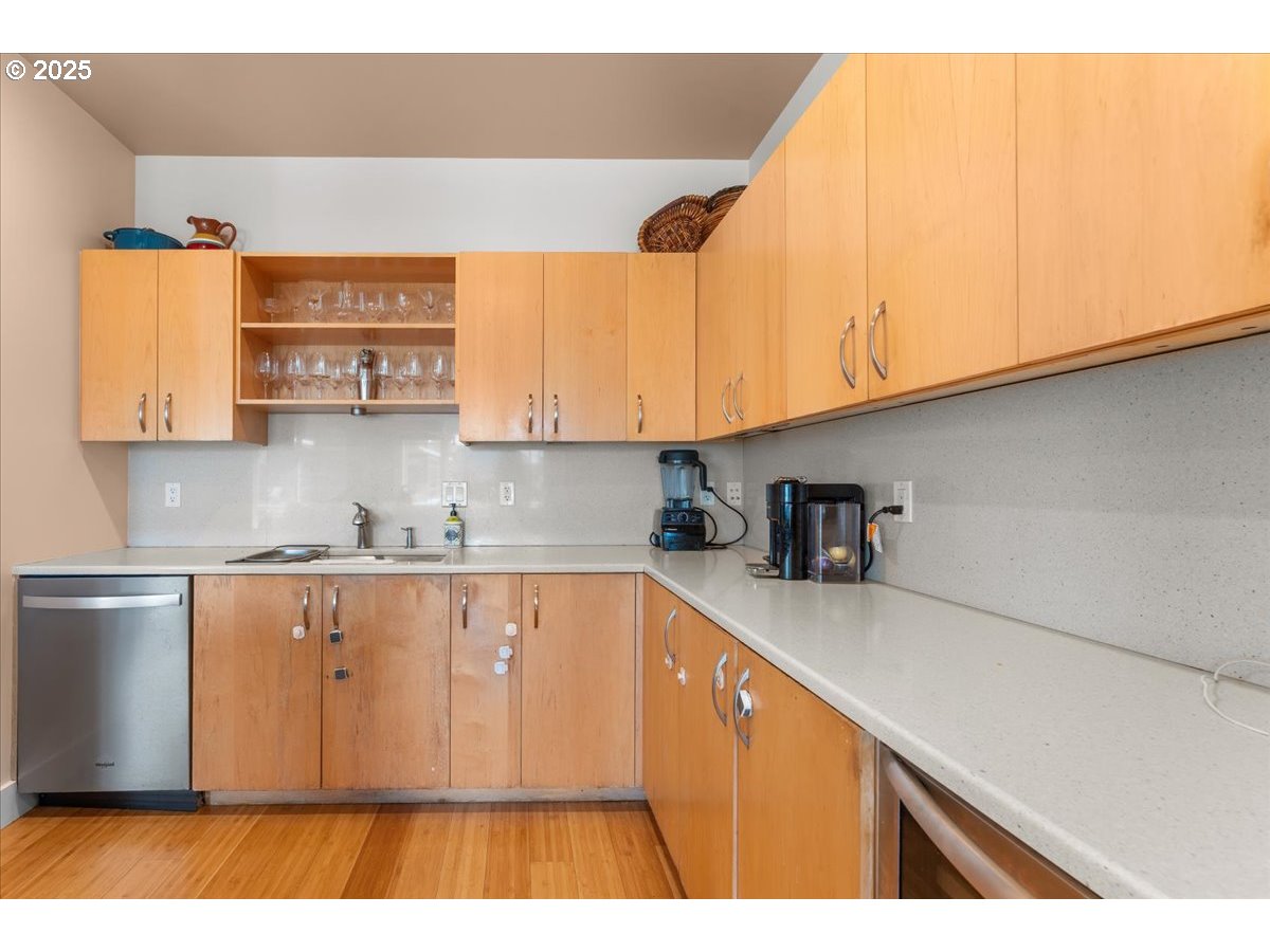 Photo #16: 227191797 Listing: Photo #16