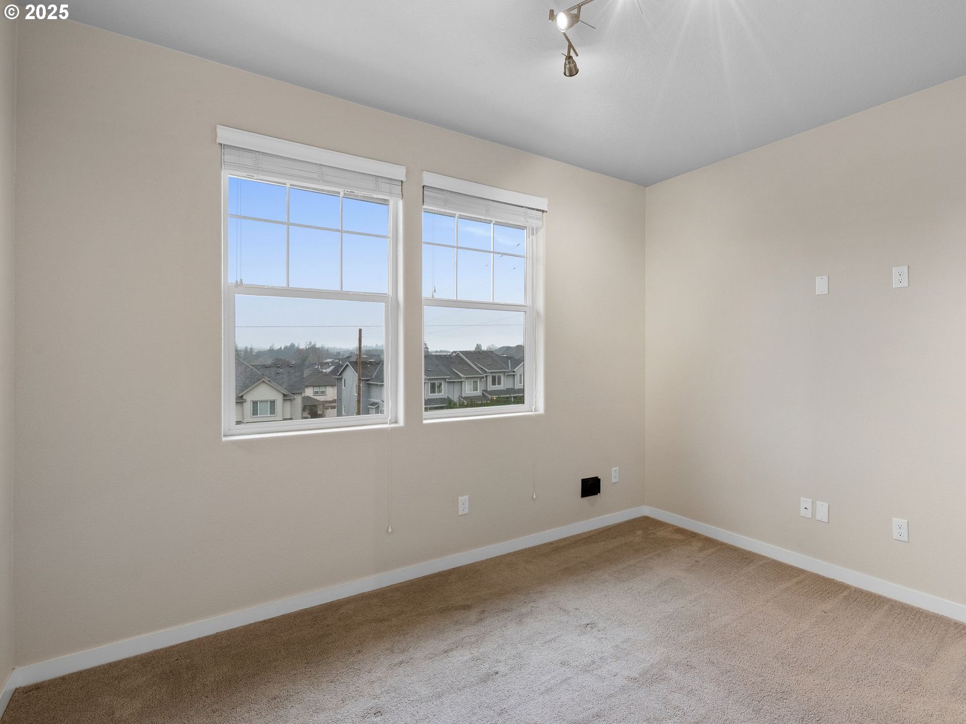 Photo #10: 227547727 Listing: Photo #10