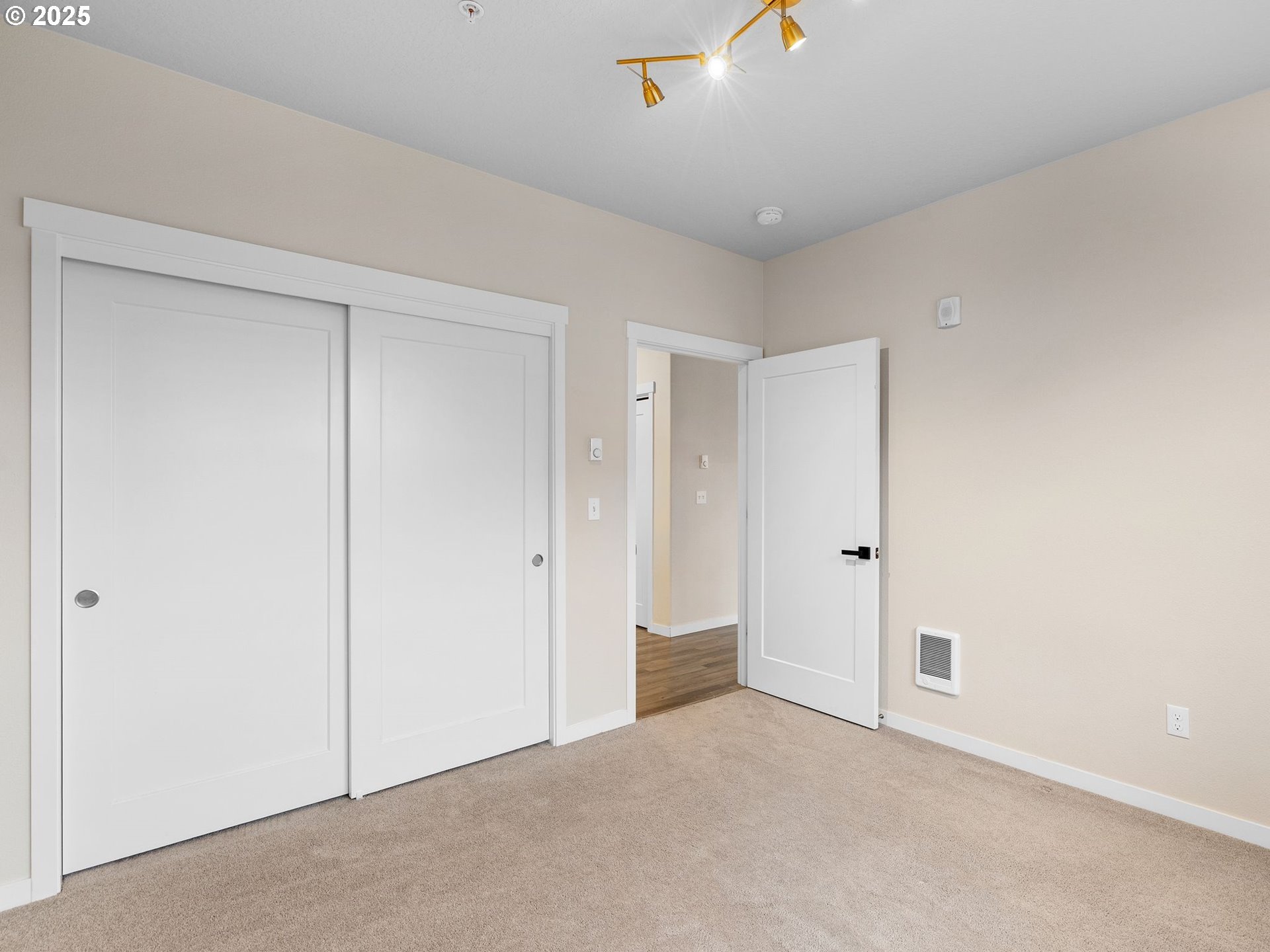 Photo #40: 227547727 Listing: Photo #40