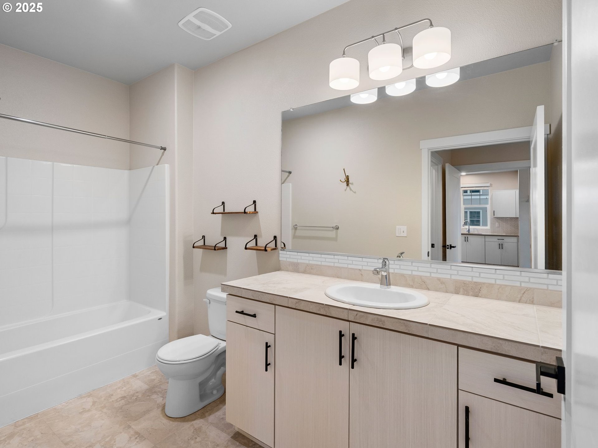 Photo #11: 227547727 Listing: Photo #11