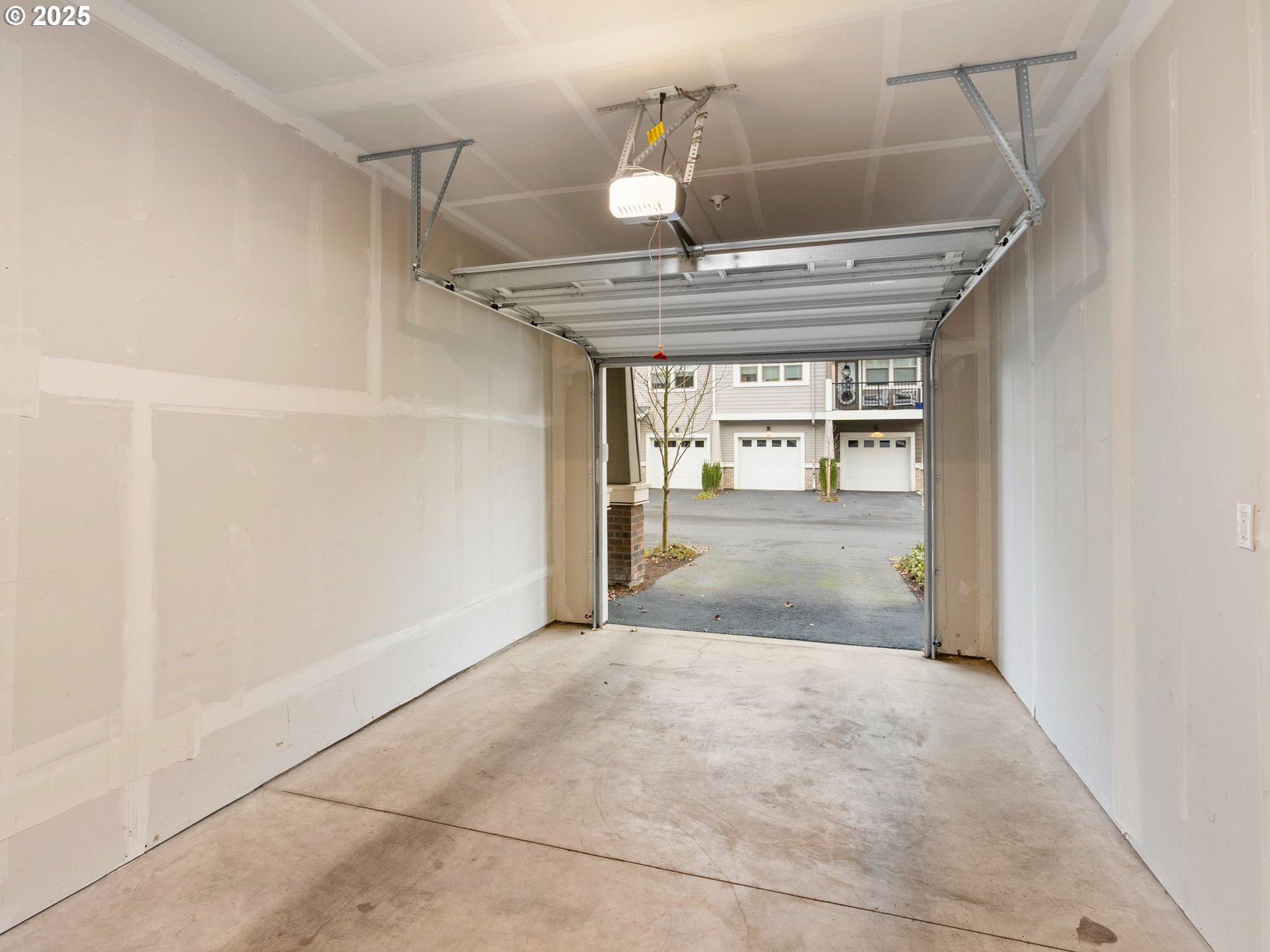 Photo #19: 227547727 Listing: Photo #19