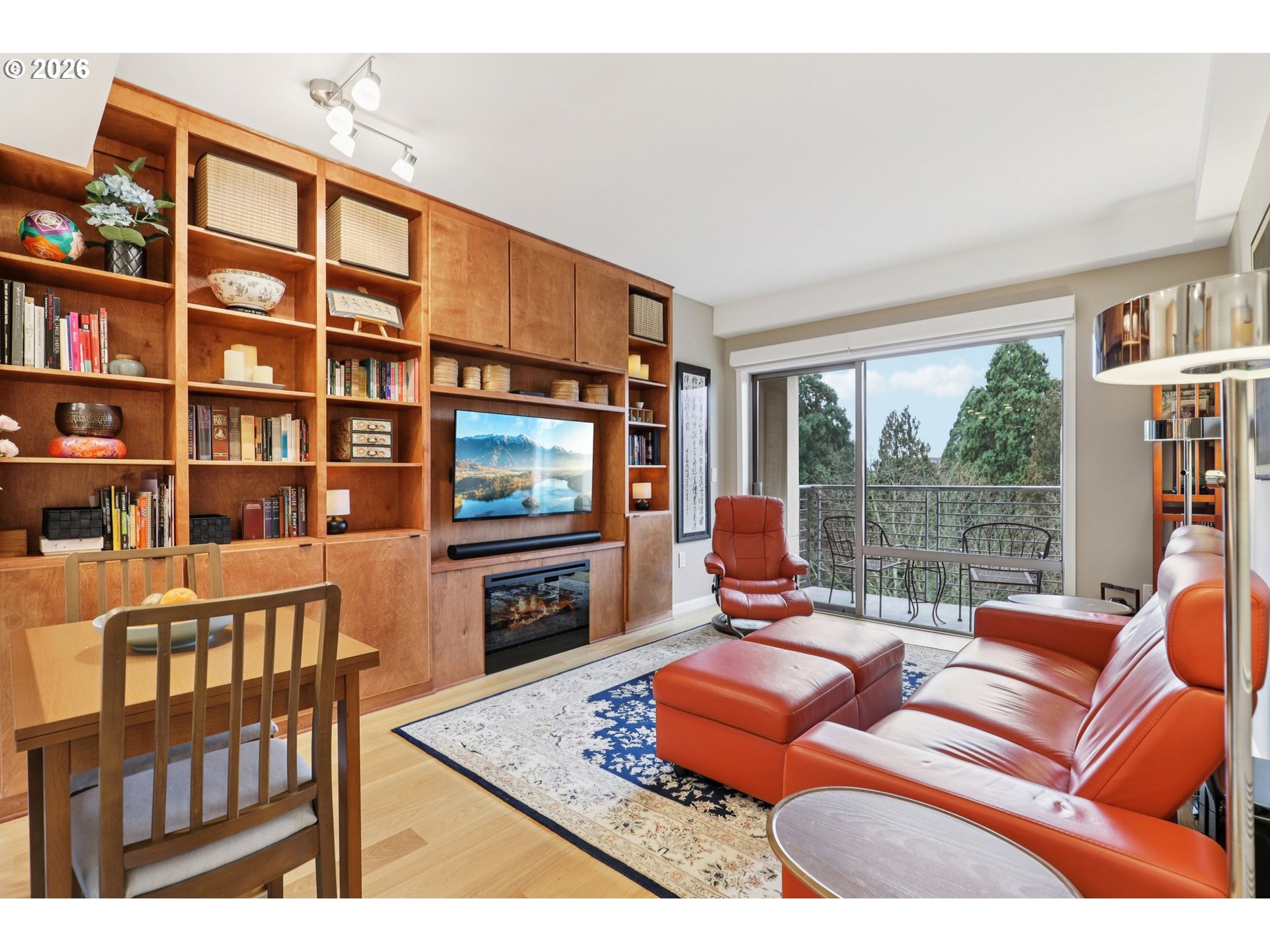 Photo #2: 228516846 Listing: Photo #2