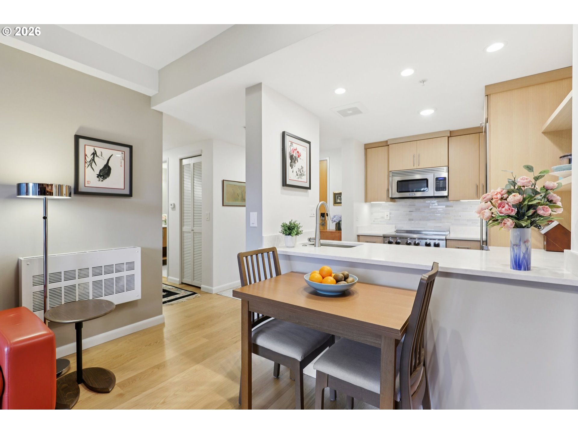 Photo #6: 228516846 Listing: Photo #6