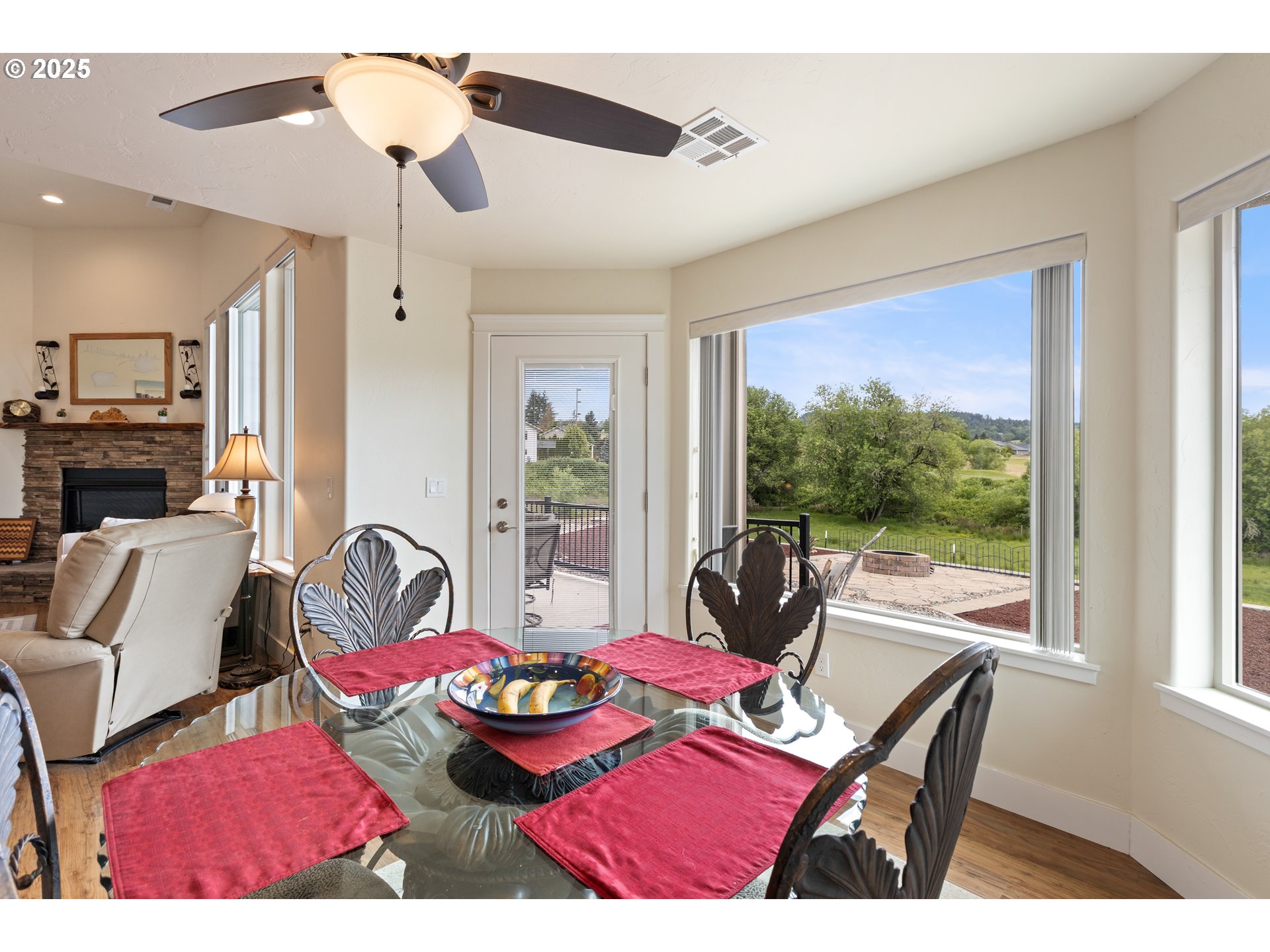 910 SWALLOW AVE, Sutherlin, OR, 97479