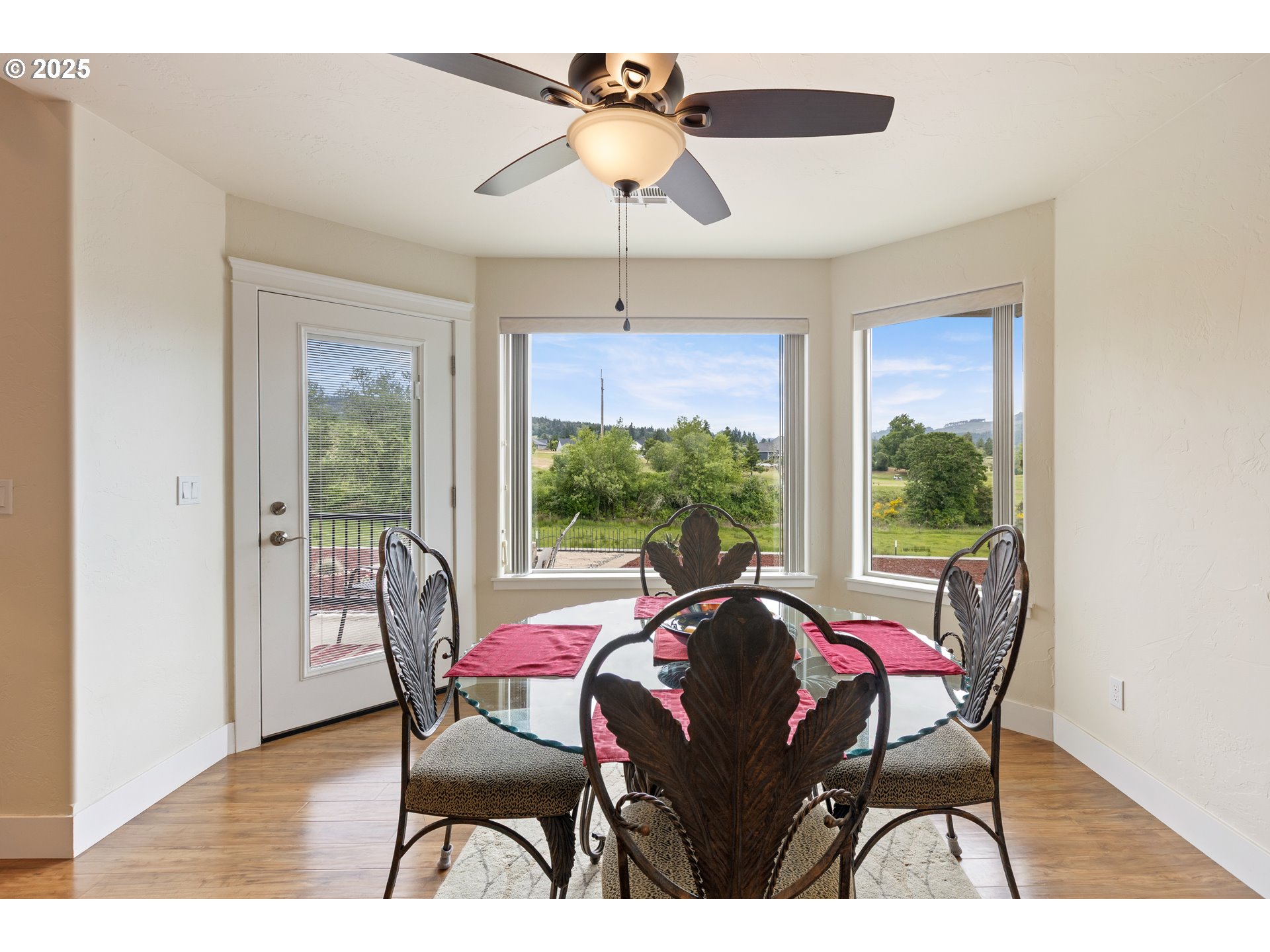 910 SWALLOW AVE, Sutherlin, OR, 97479